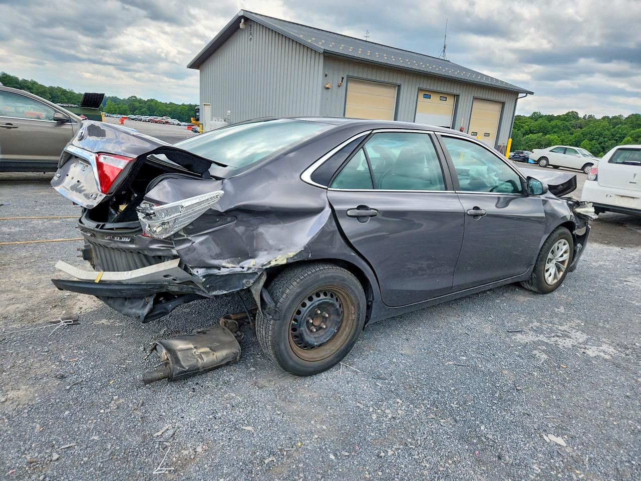 2015 Toyota Camry Le Gray vin: 4T4BF1FKXFR502989