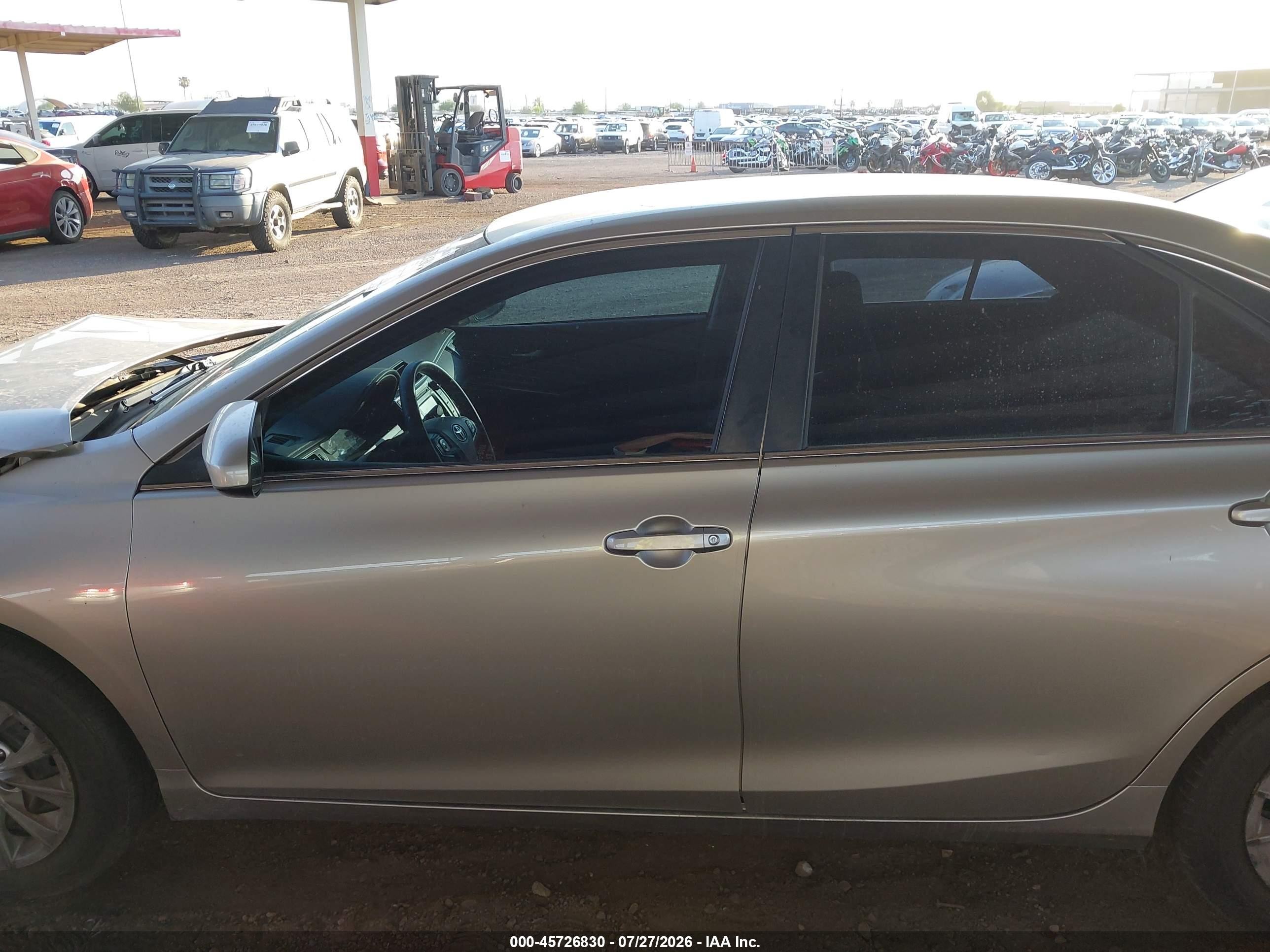 2015 Toyota Camry Le Silver vin: 4T4BF1FKXFR505410