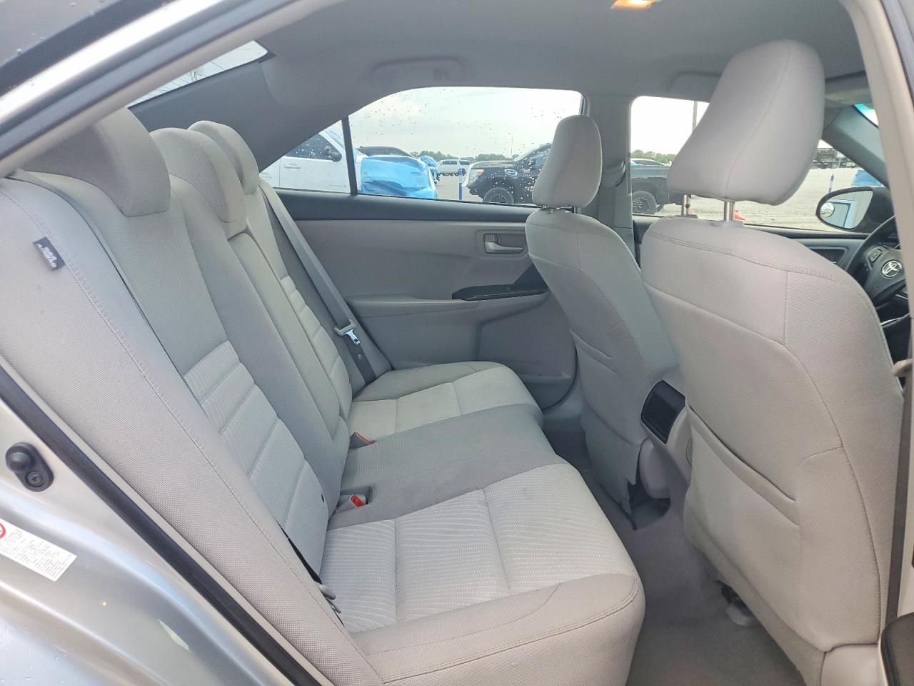 2016 Toyota Camry Le Silver vin: 4T4BF1FKXGR532320