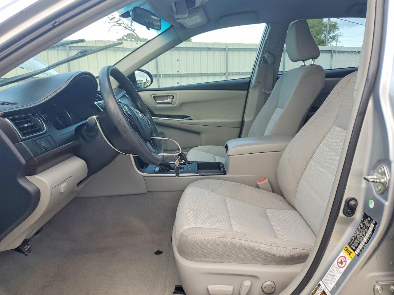 2016 Toyota Camry Le Silver vin: 4T4BF1FKXGR532320