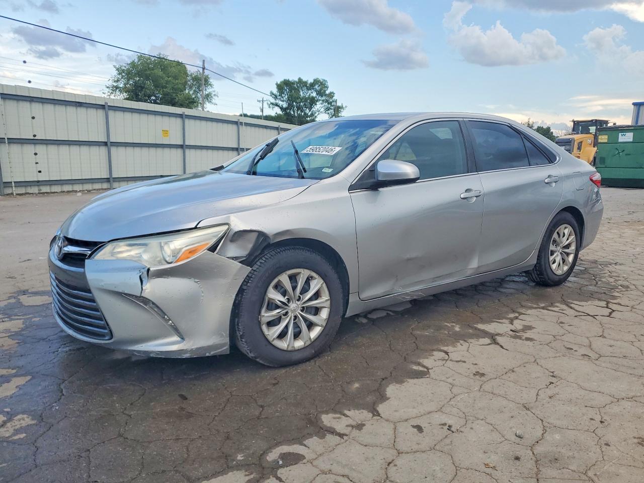 2016 Toyota Camry Le Silver vin: 4T4BF1FKXGR532320
