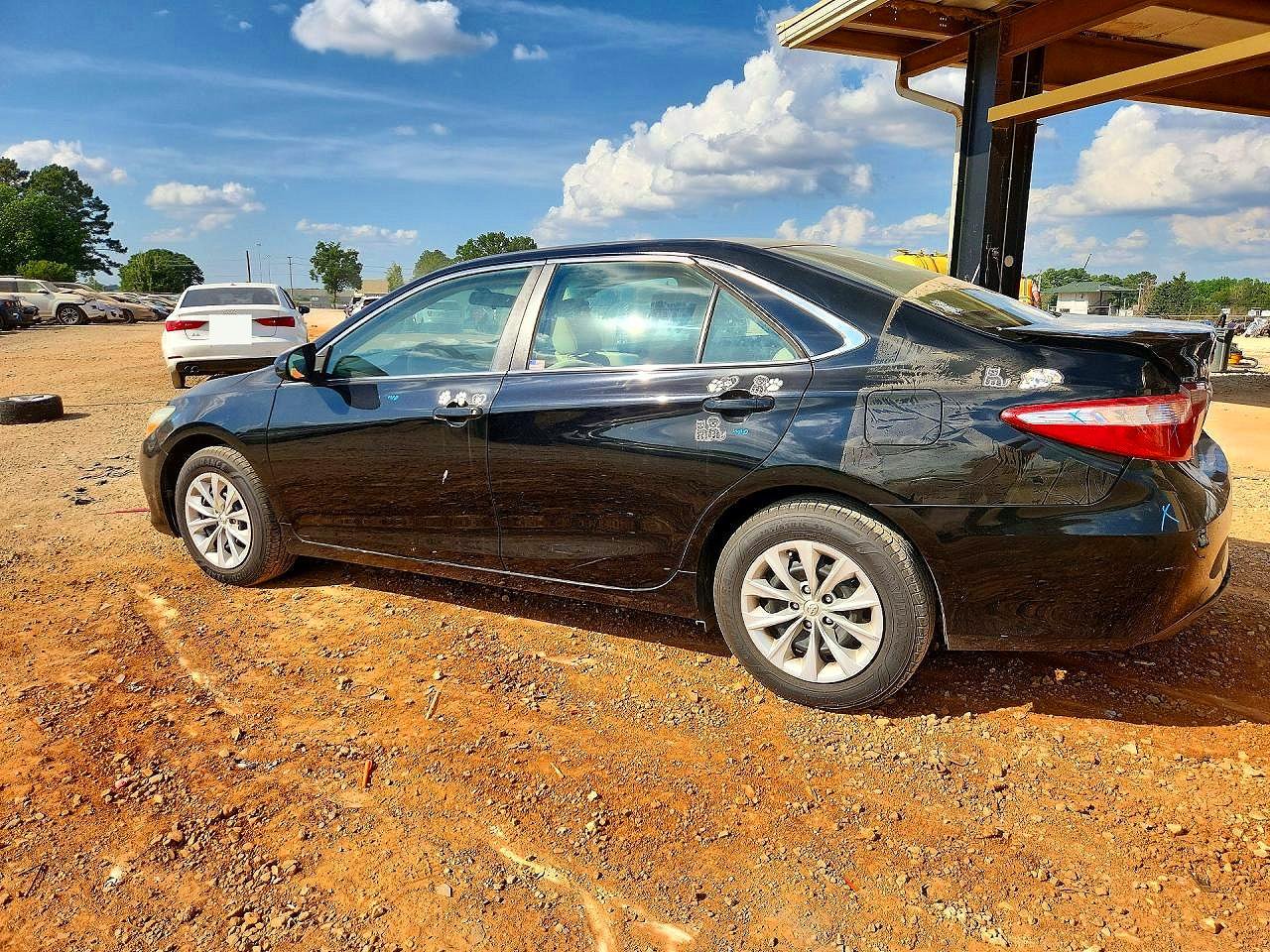 2016 Toyota Camry Le Черный vin: 4T4BF1FKXGR559758