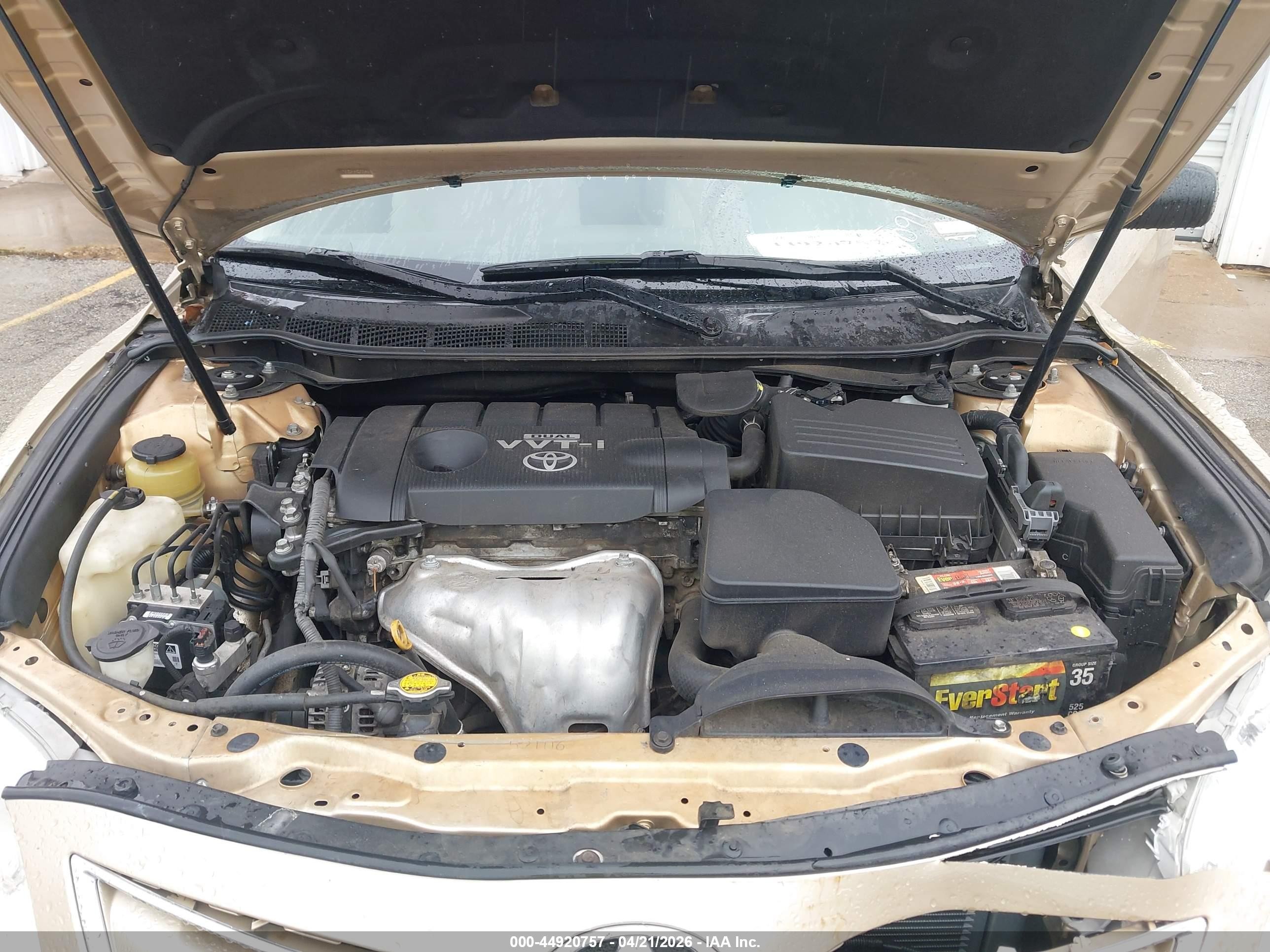 2010 Toyota Camry Le Beige vin: 4T4BF3EK0AR014091