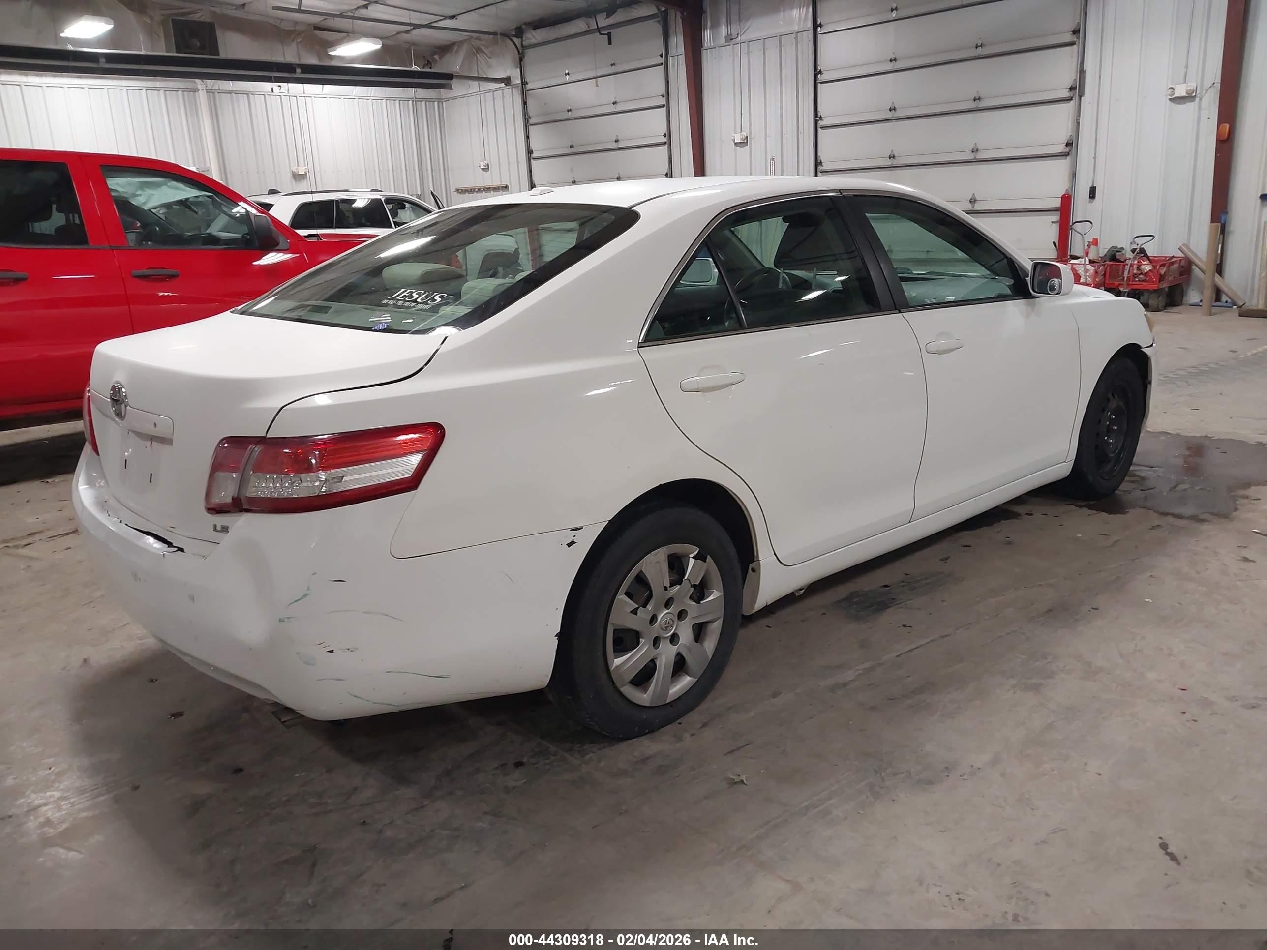 2010 Toyota Camry Le White vin: 4T4BF3EK0AR034020