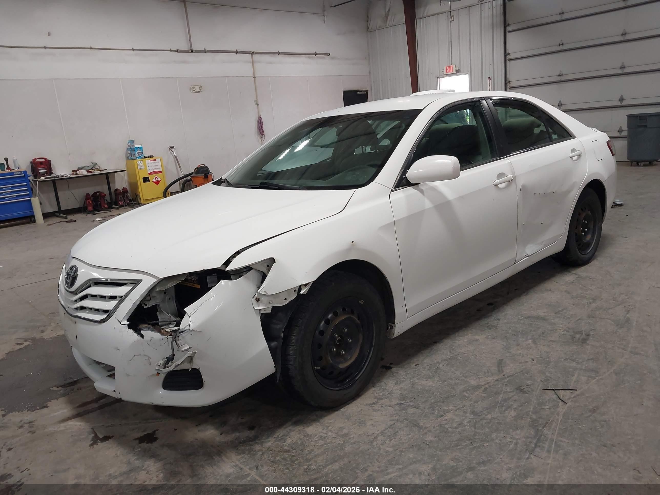 2010 Toyota Camry Le White vin: 4T4BF3EK0AR034020
