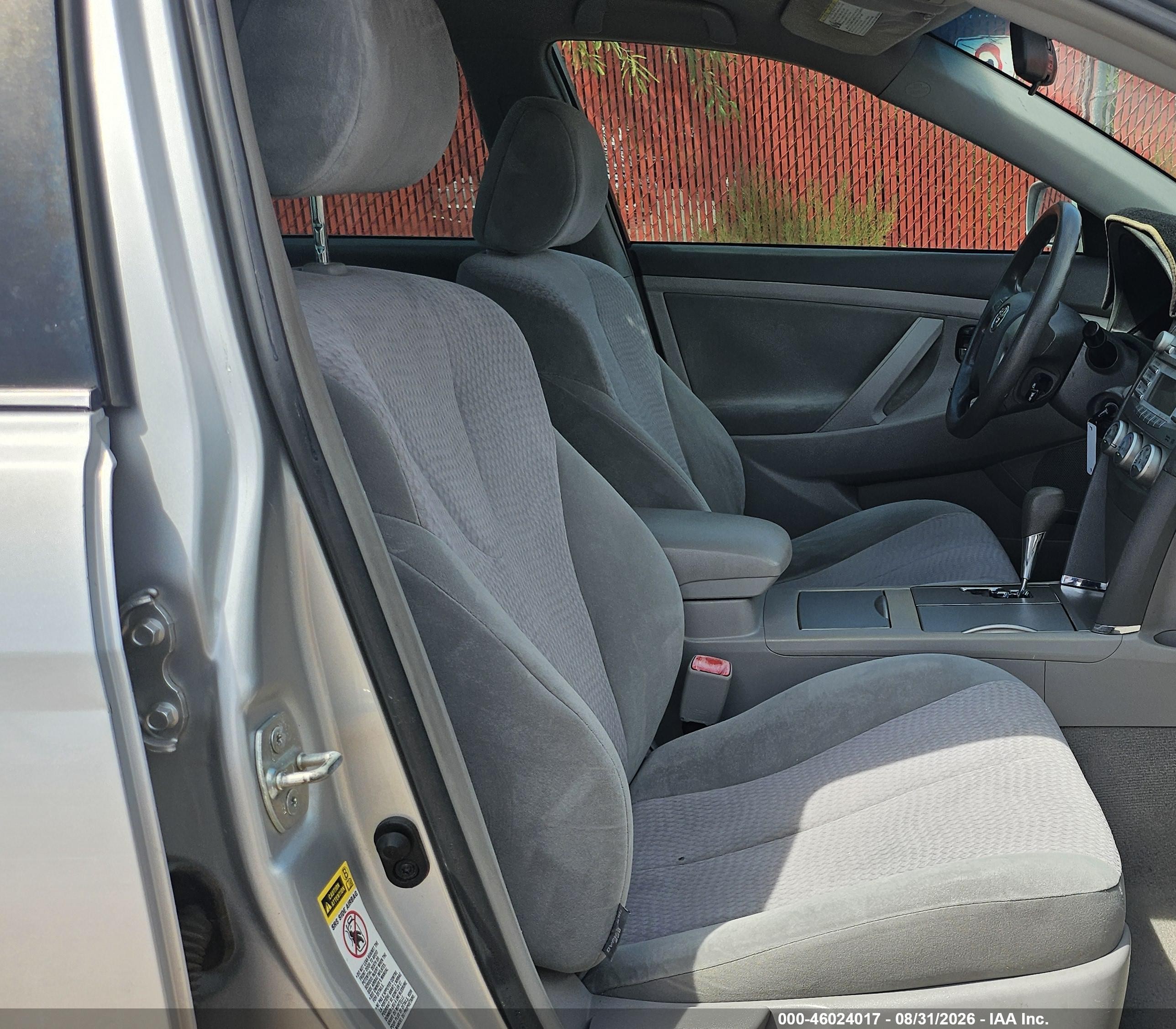 2010 Toyota Camry Se/le/xle Серебряный vin: 4T4BF3EK0AR041257