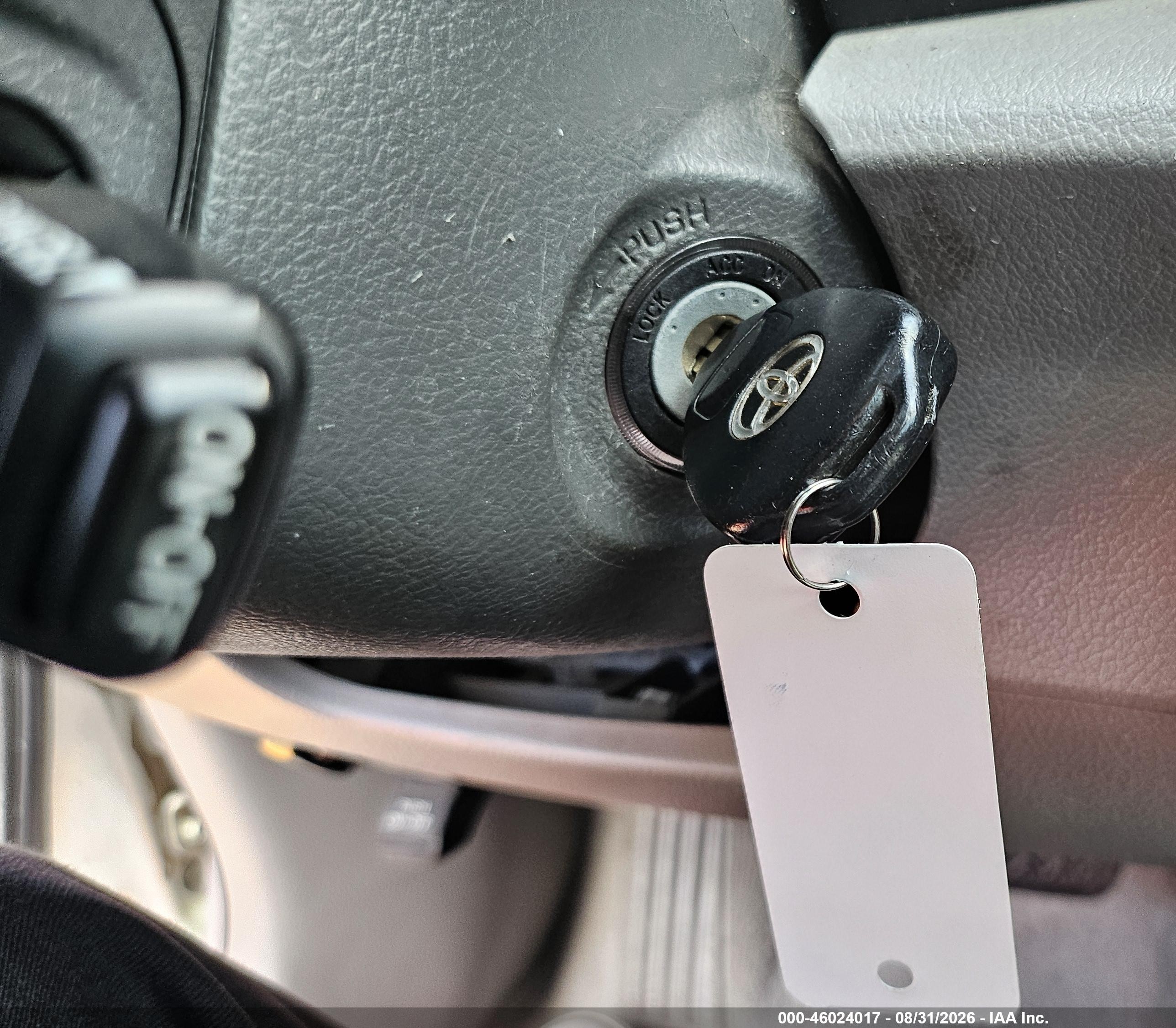 2010 Toyota Camry Se/le/xle Серебряный vin: 4T4BF3EK0AR041257
