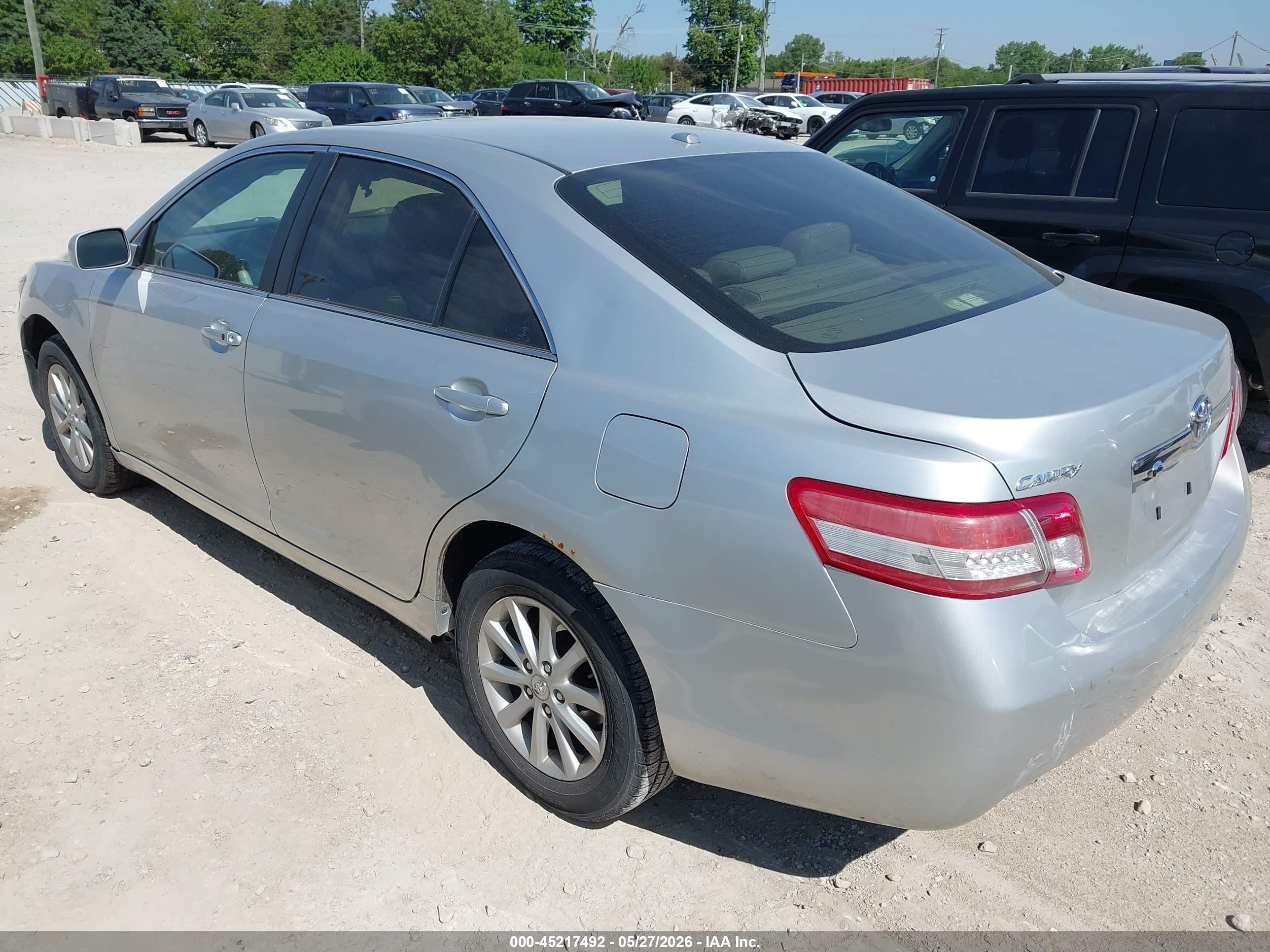 2010 Toyota Camry Xle Silver vin: 4T4BF3EK0AR042554