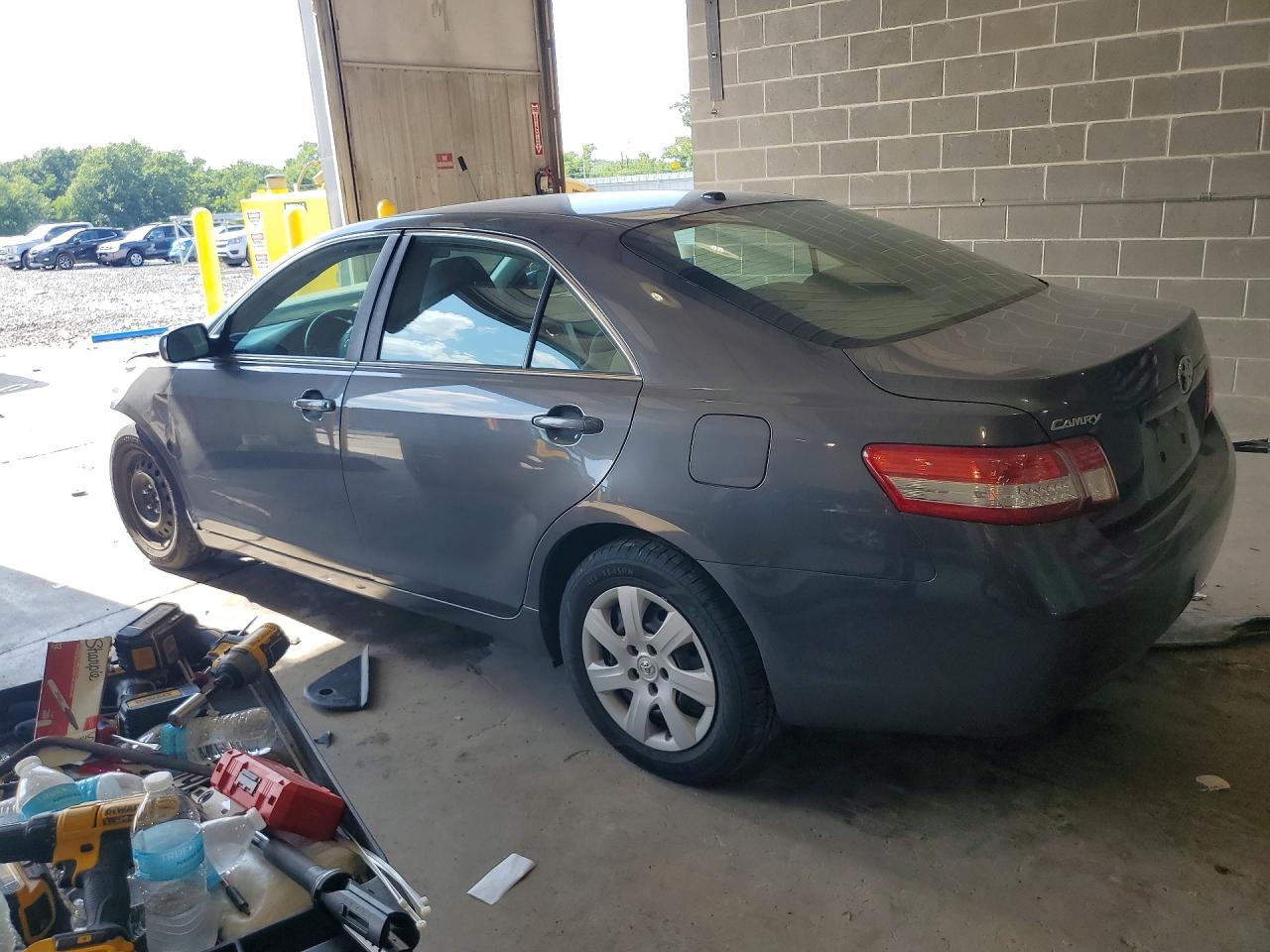 2010 Toyota Camry Le Gray vin: 4T4BF3EK0AR045339