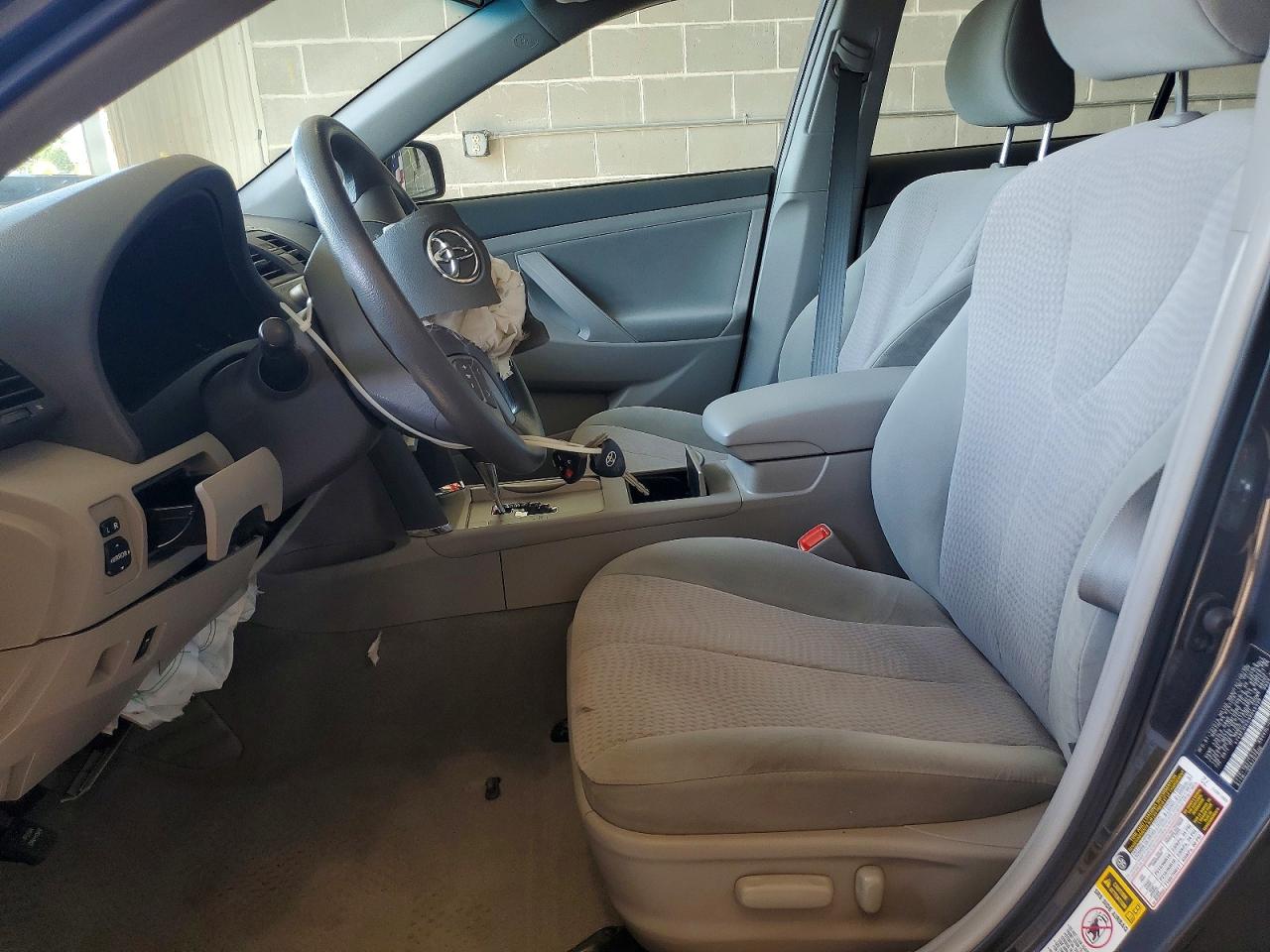 2010 Toyota Camry Le Gray vin: 4T4BF3EK0AR045339