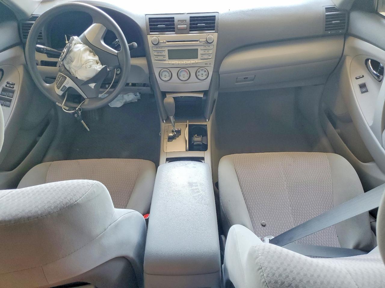 2010 Toyota Camry Le Gray vin: 4T4BF3EK0AR045339