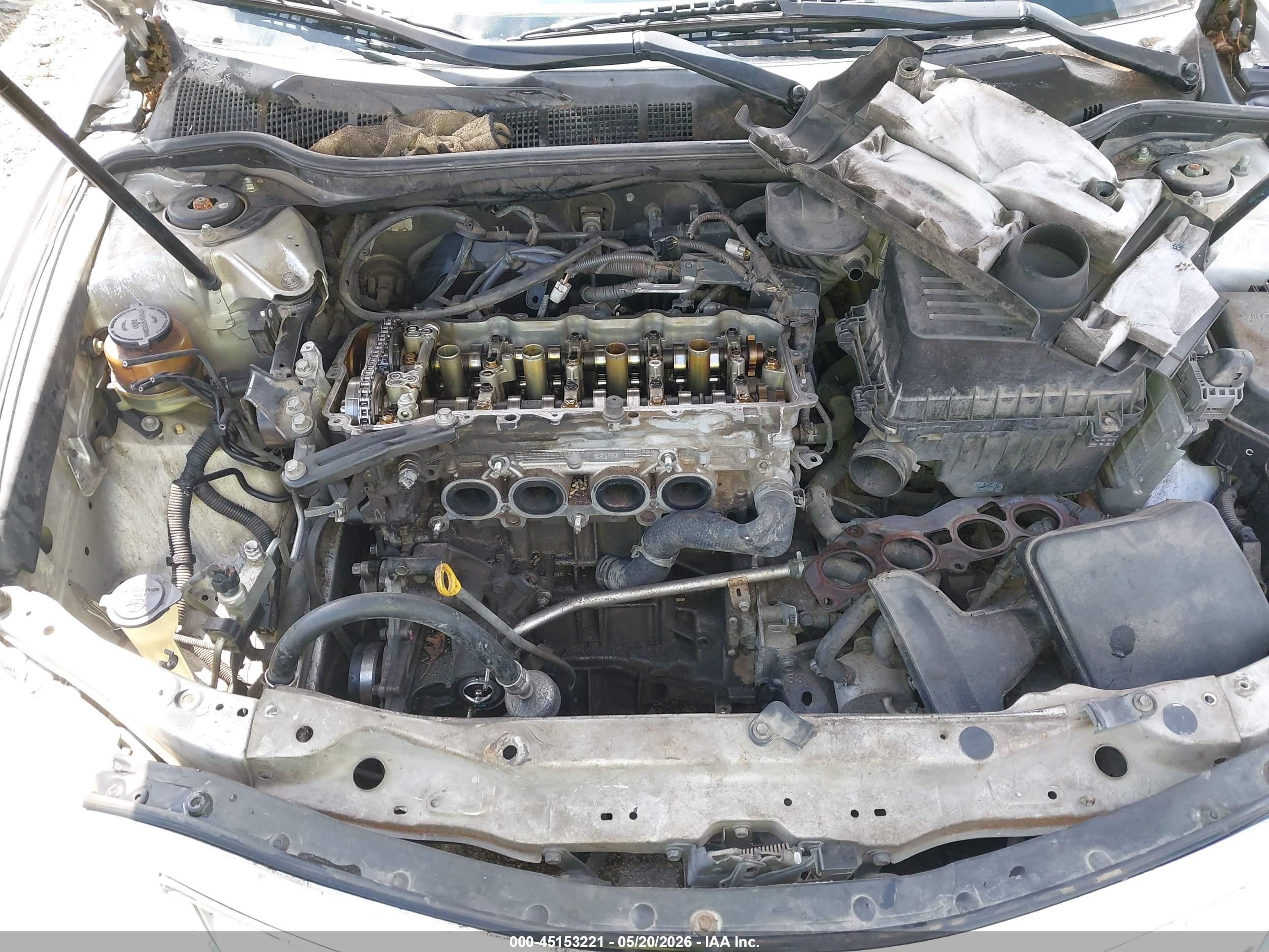2010 Toyota Camry Le Silver vin: 4T4BF3EK0AR050377