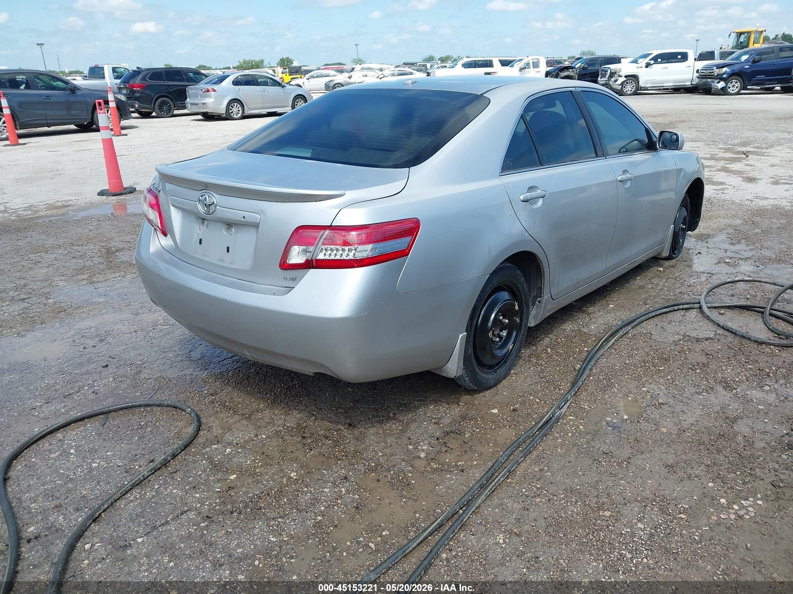 2010 Toyota Camry Le Silver vin: 4T4BF3EK0AR050377