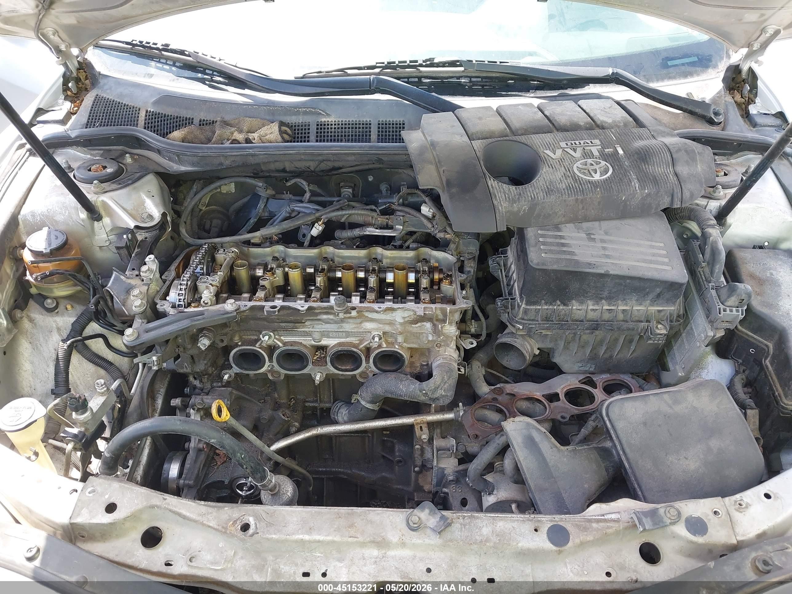 2010 Toyota Camry Le Silver vin: 4T4BF3EK0AR050377