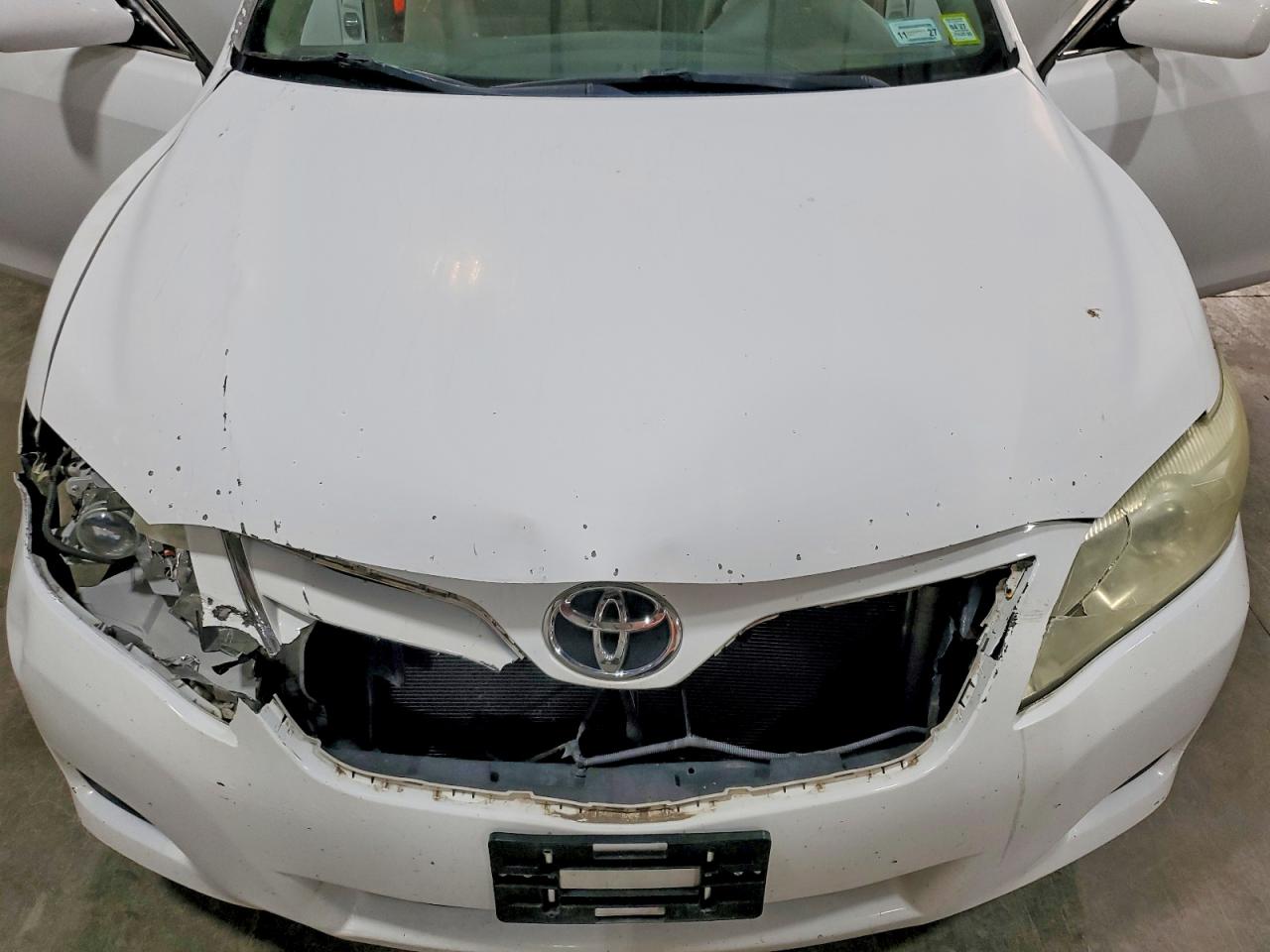 2010 Toyota Camry Le White vin: 4T4BF3EK0AR052288