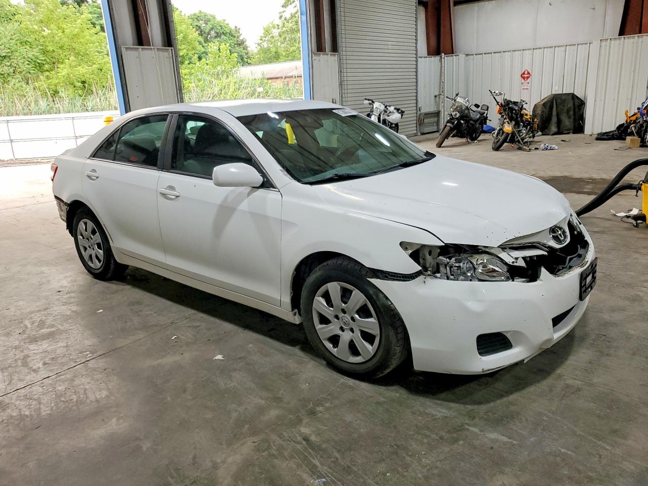 2010 Toyota Camry Le White vin: 4T4BF3EK0AR052288
