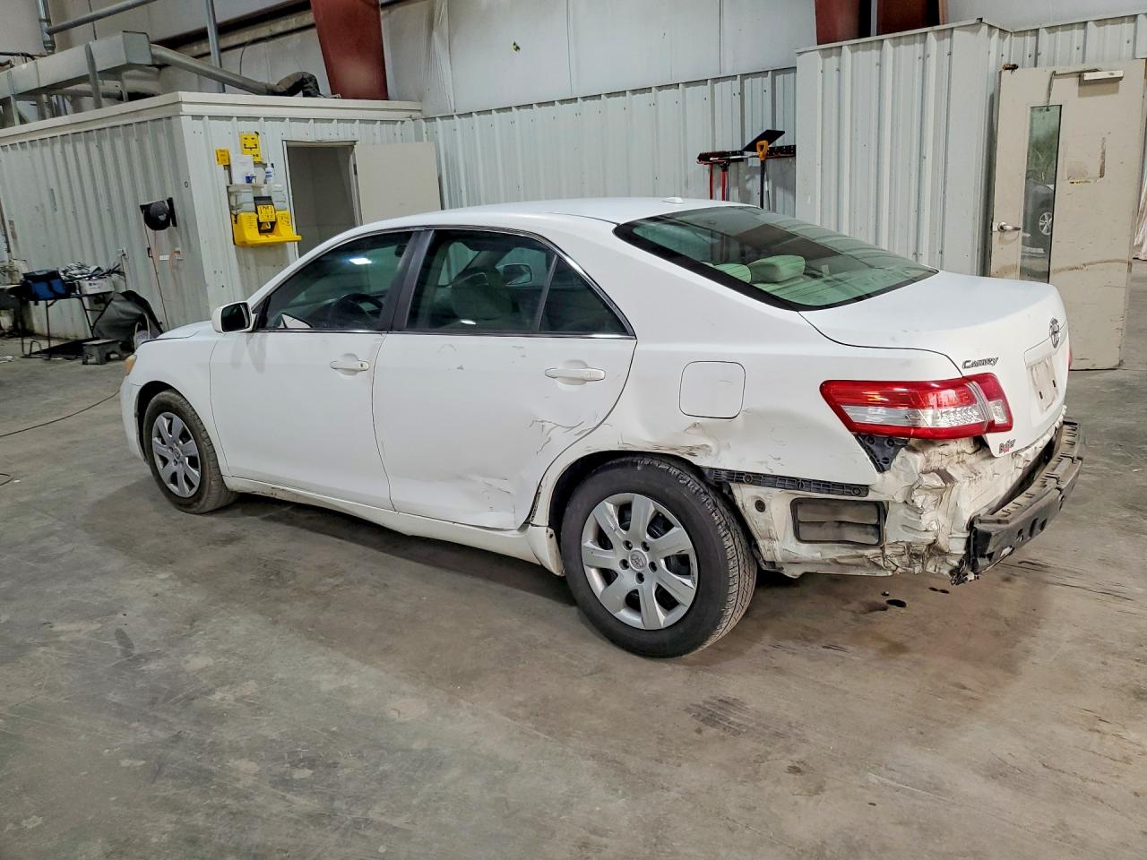 2010 Toyota Camry Le White vin: 4T4BF3EK0AR052288