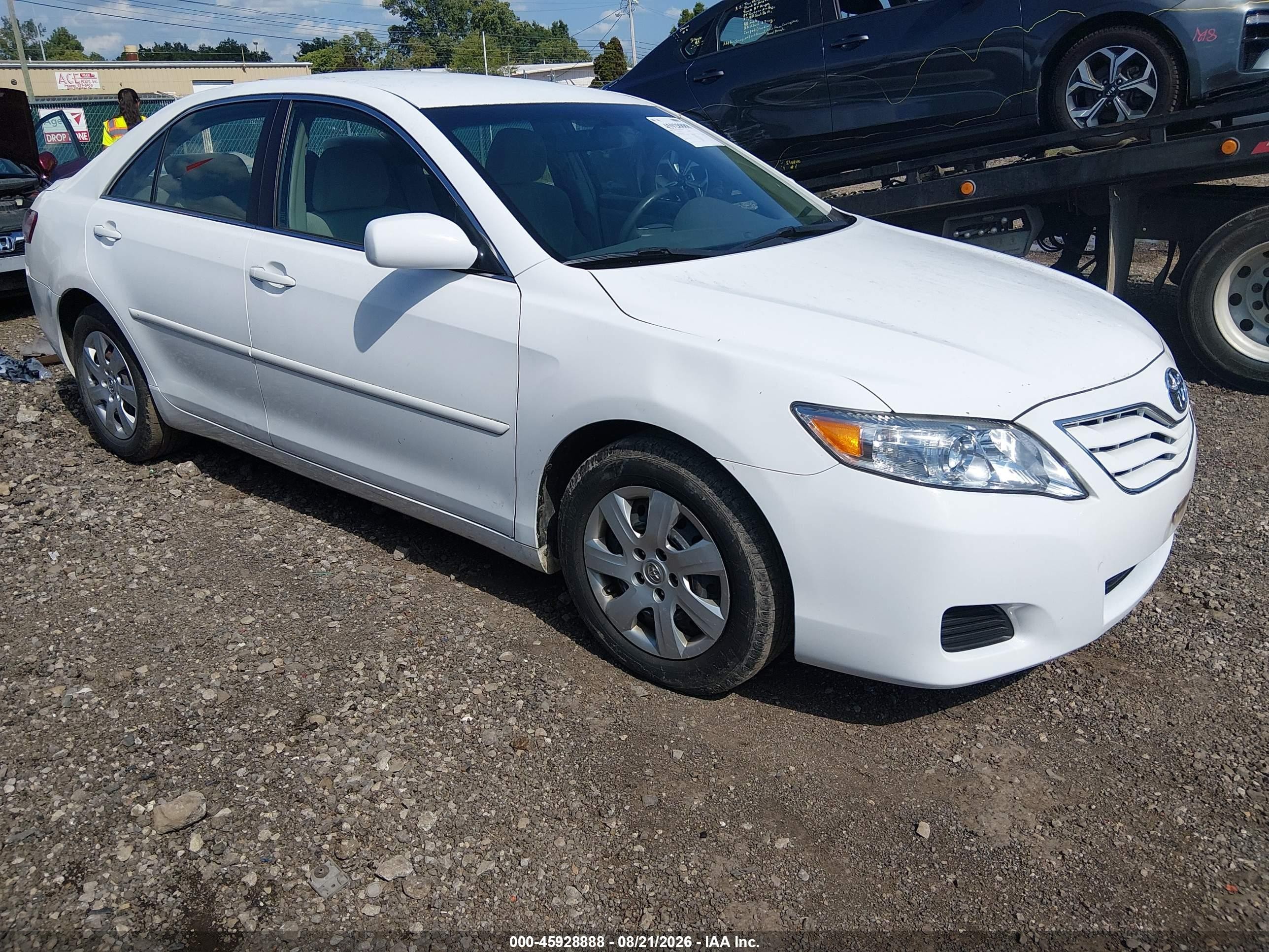 2010 Toyota Camry Le Белый vin: 4T4BF3EK0AR056941