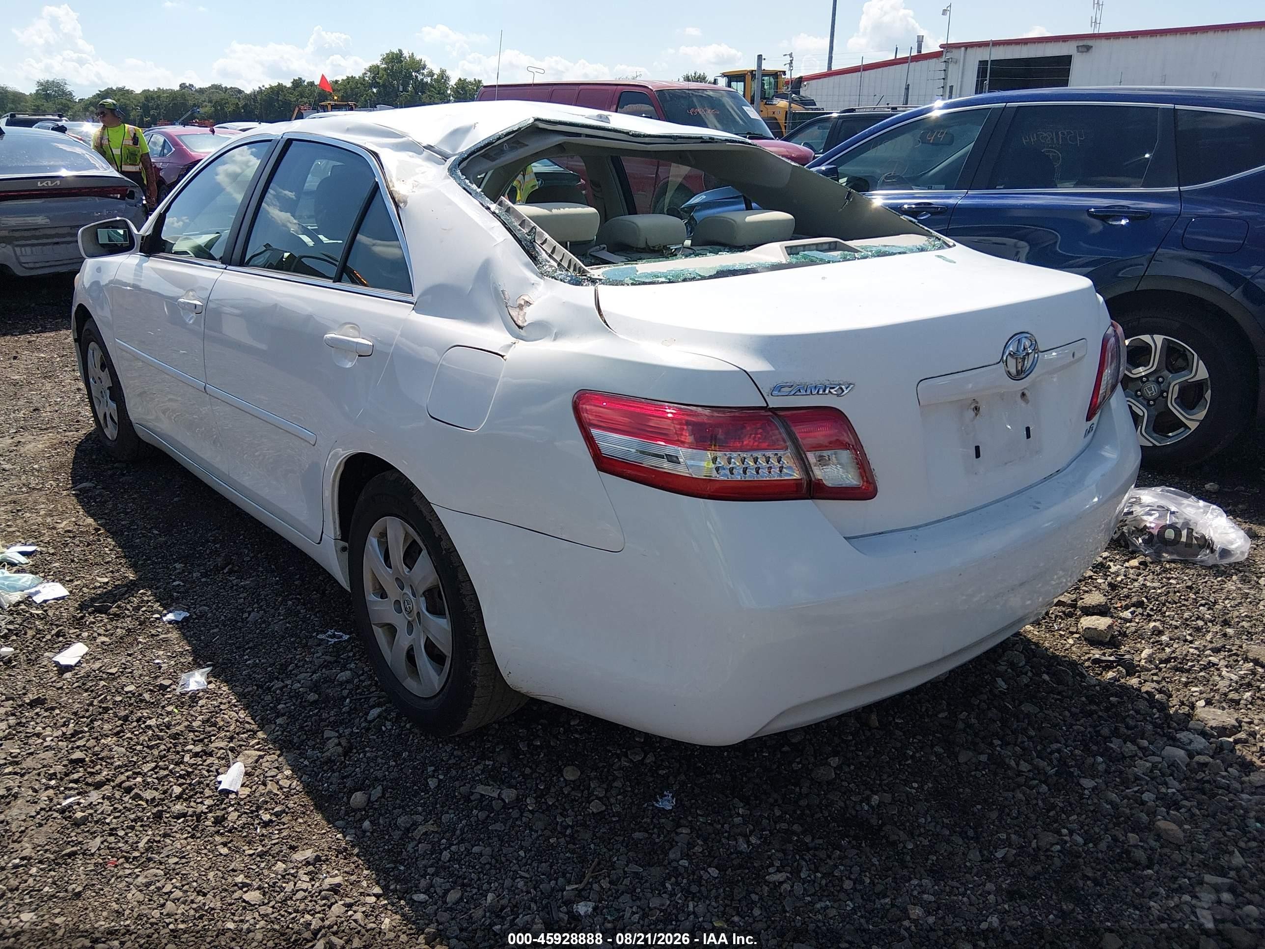 2010 Toyota Camry Le Белый vin: 4T4BF3EK0AR056941