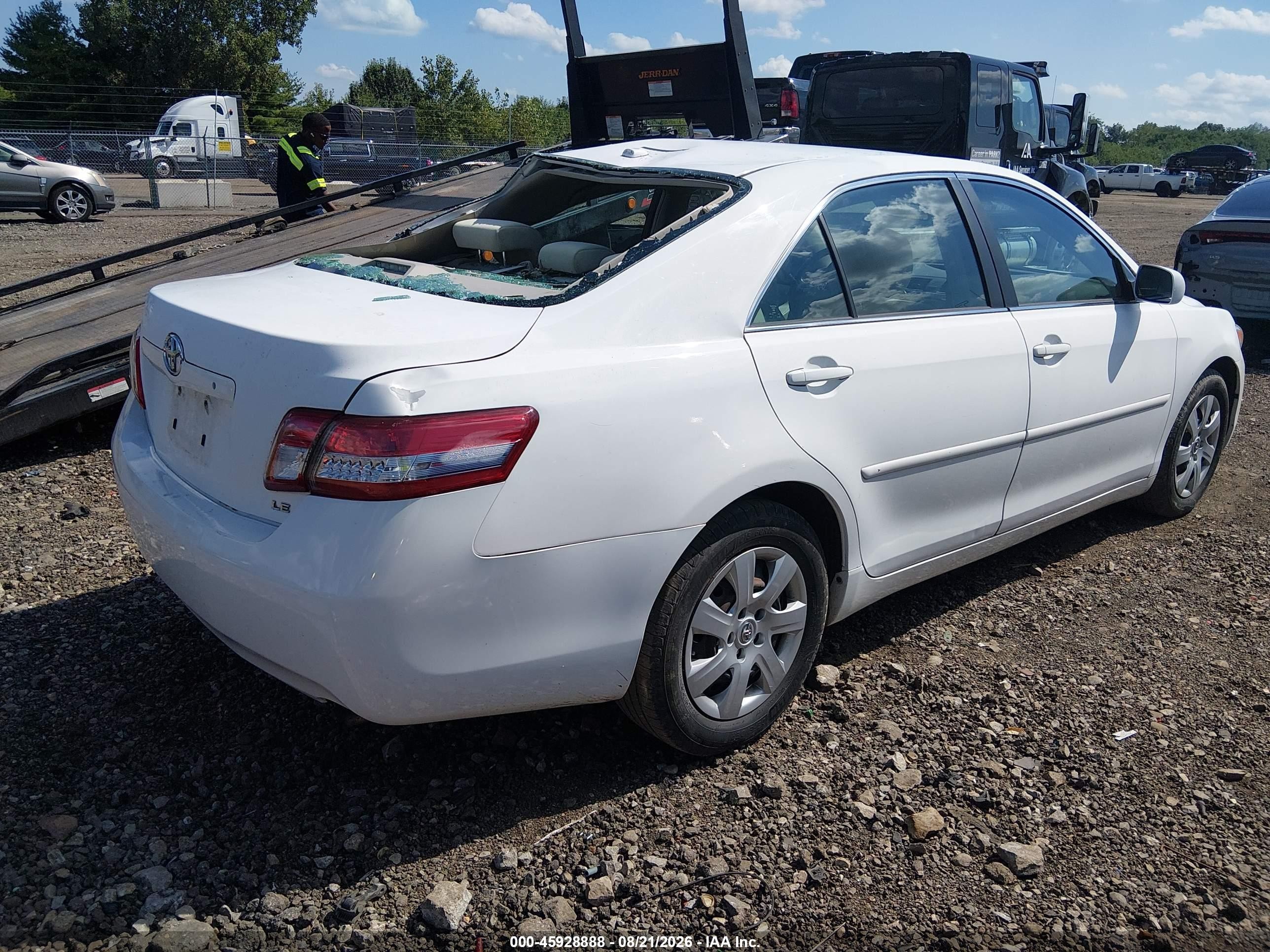 2010 Toyota Camry Le Белый vin: 4T4BF3EK0AR056941