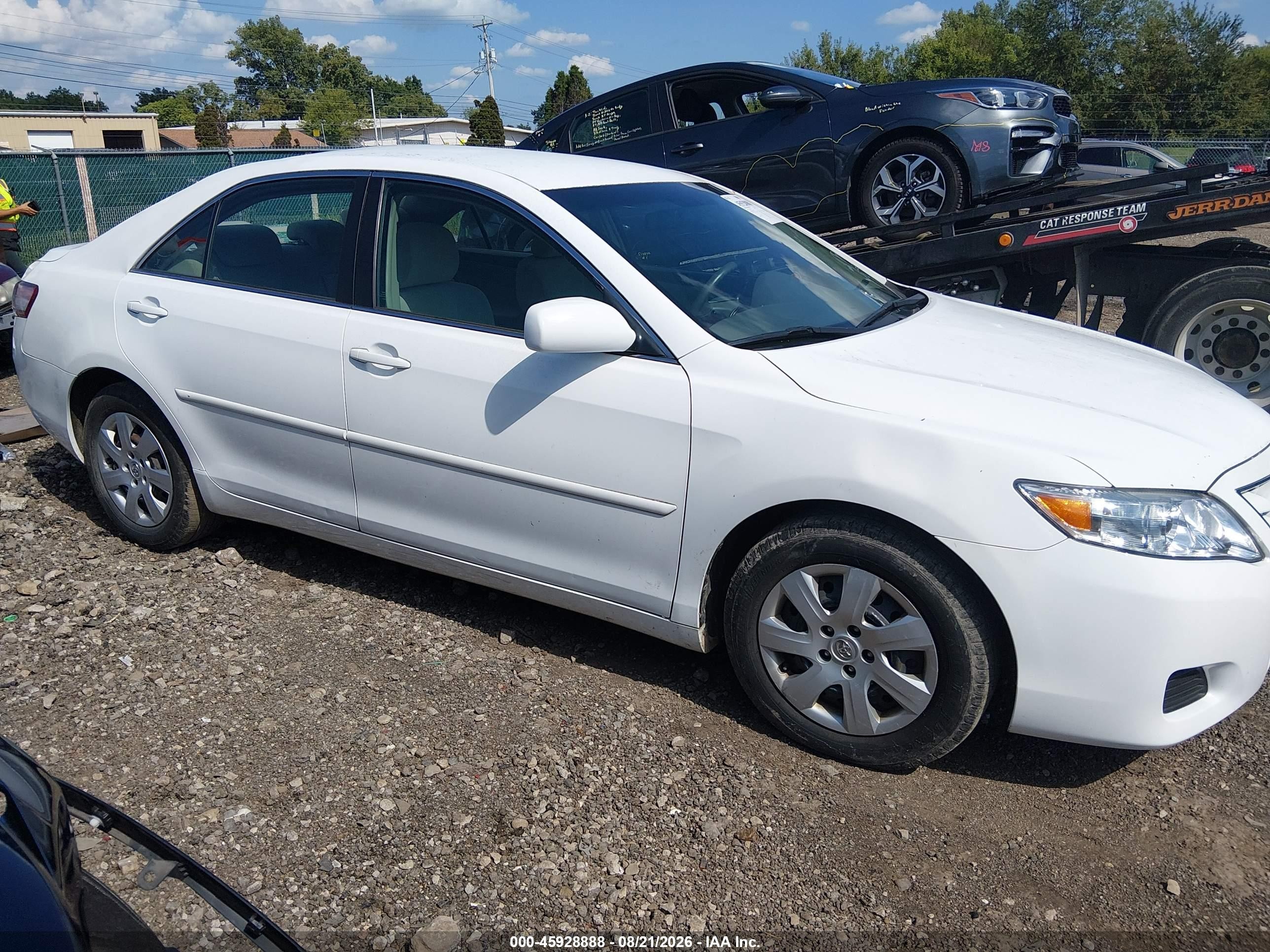 2010 Toyota Camry Le Белый vin: 4T4BF3EK0AR056941
