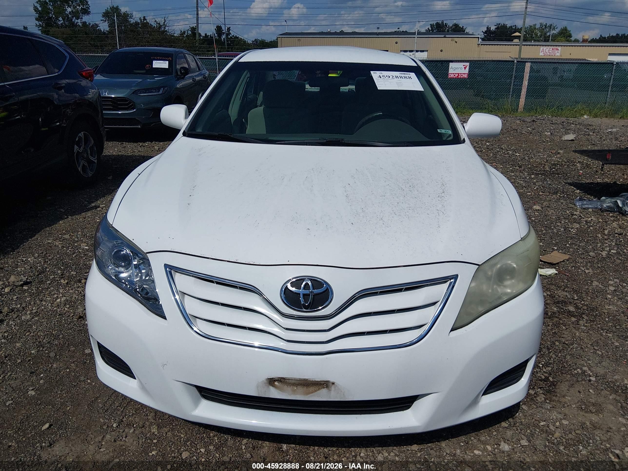 2010 Toyota Camry Le Белый vin: 4T4BF3EK0AR056941