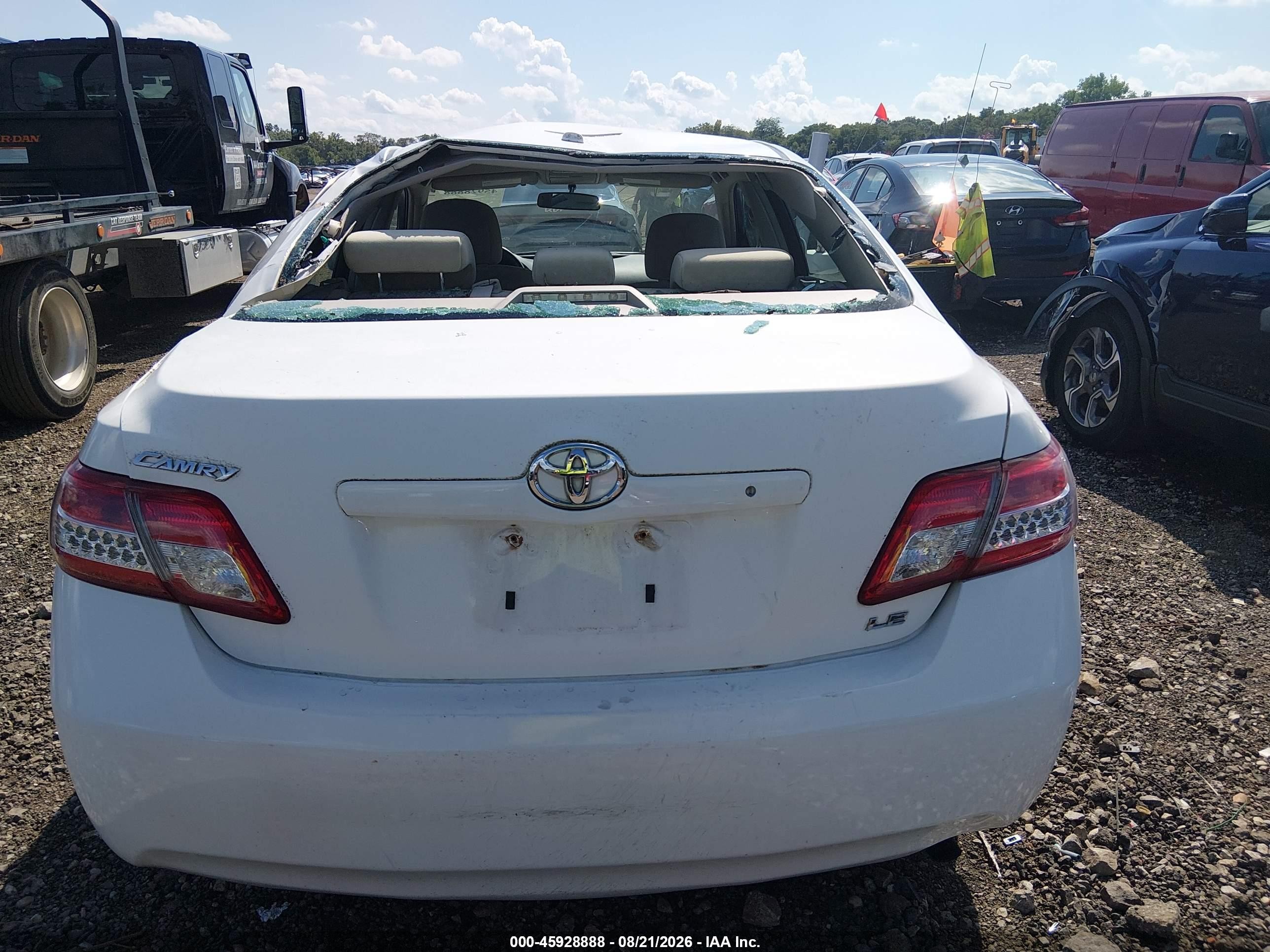 2010 Toyota Camry Le Белый vin: 4T4BF3EK0AR056941