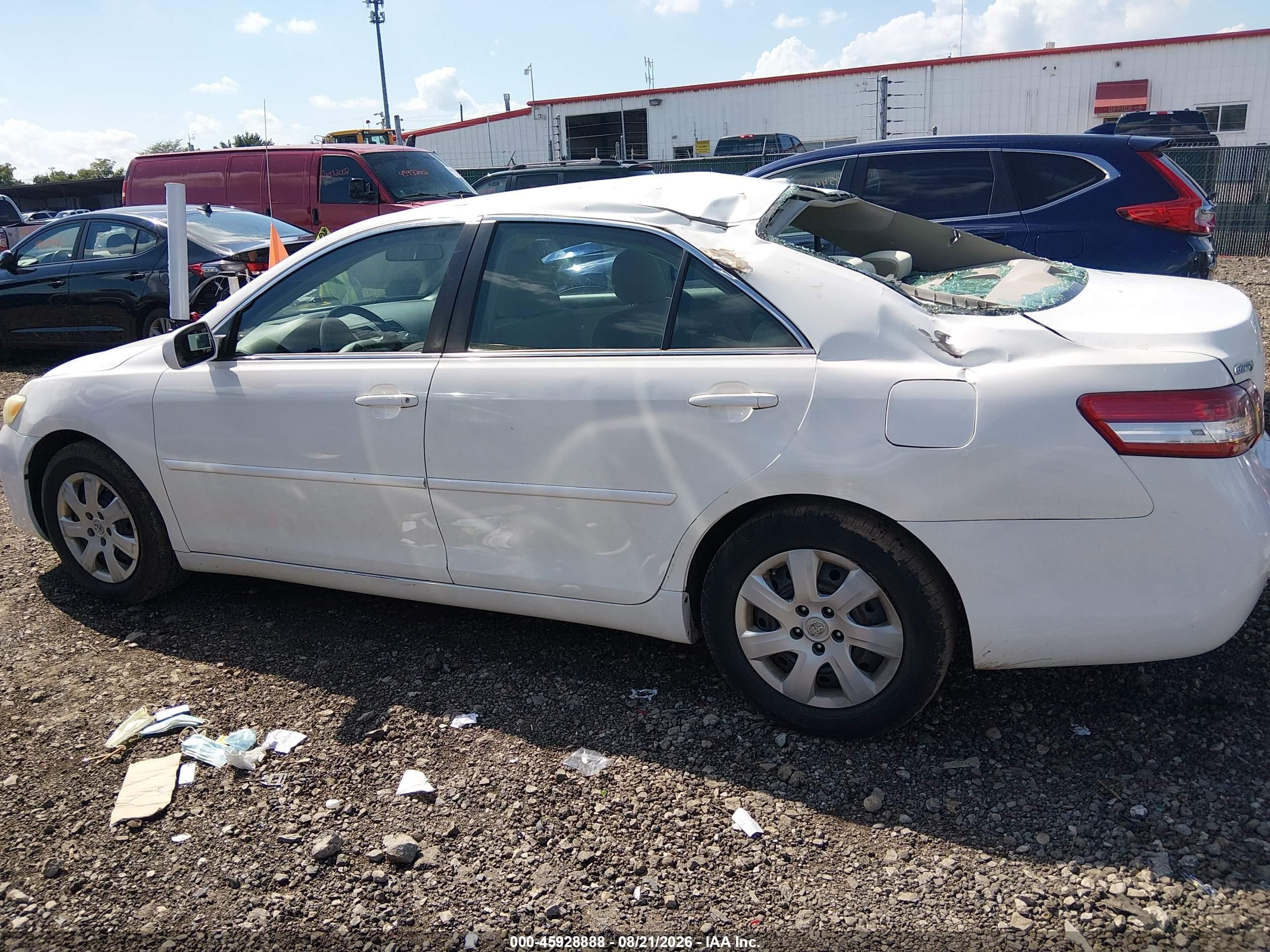 2010 Toyota Camry Le Белый vin: 4T4BF3EK0AR056941