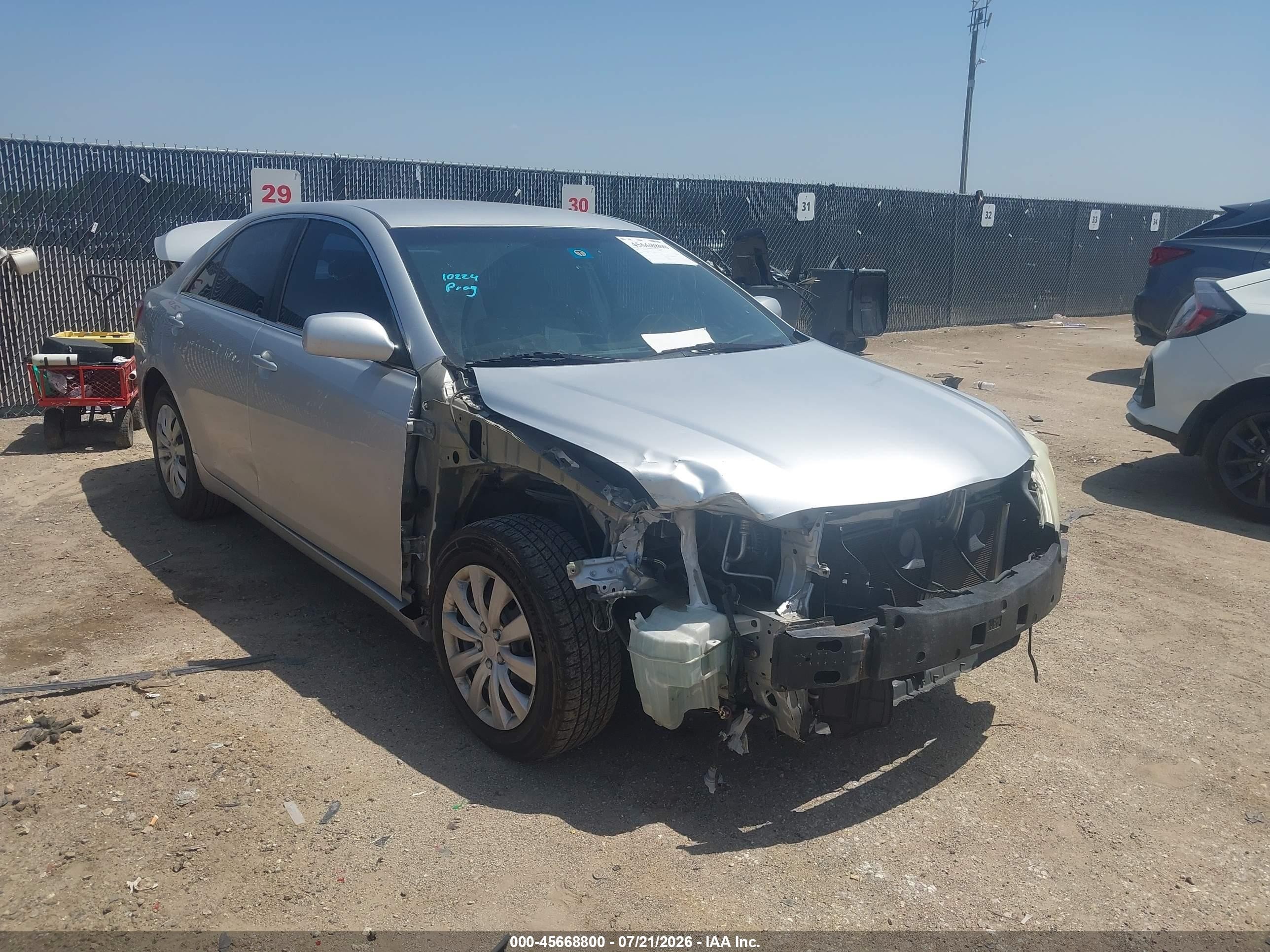 2010 Toyota Camry Le Silver vin: 4T4BF3EK0AR069222