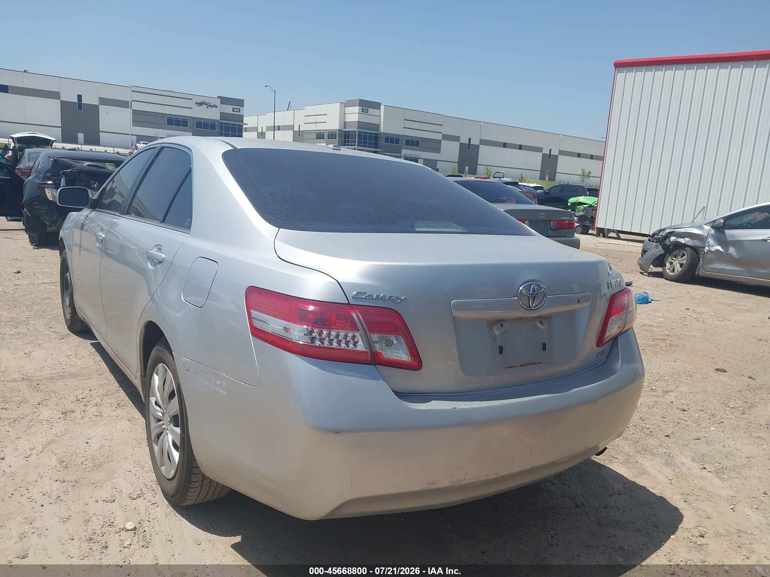 2010 Toyota Camry Le Silver vin: 4T4BF3EK0AR069222