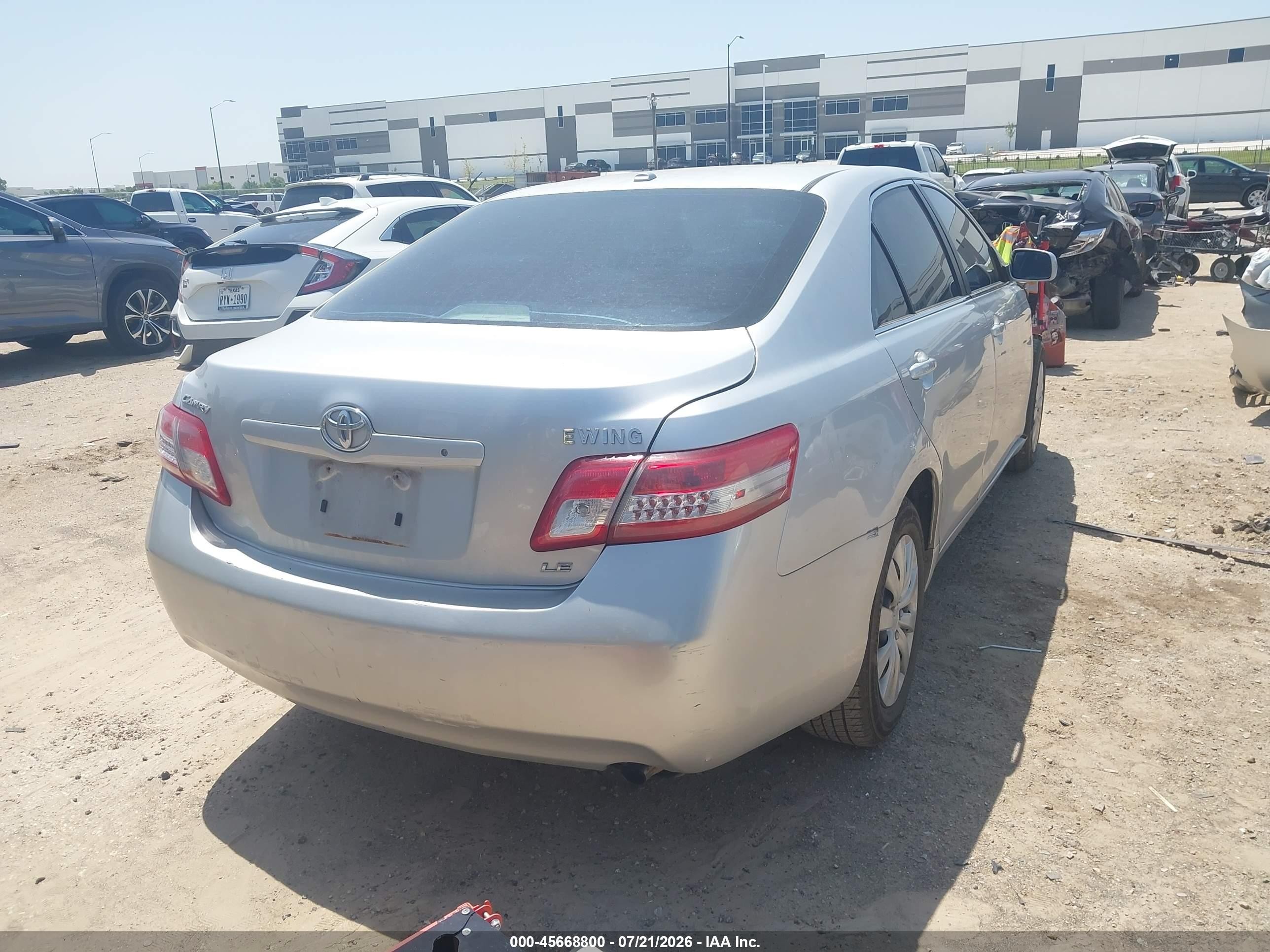 2010 Toyota Camry Le Silver vin: 4T4BF3EK0AR069222
