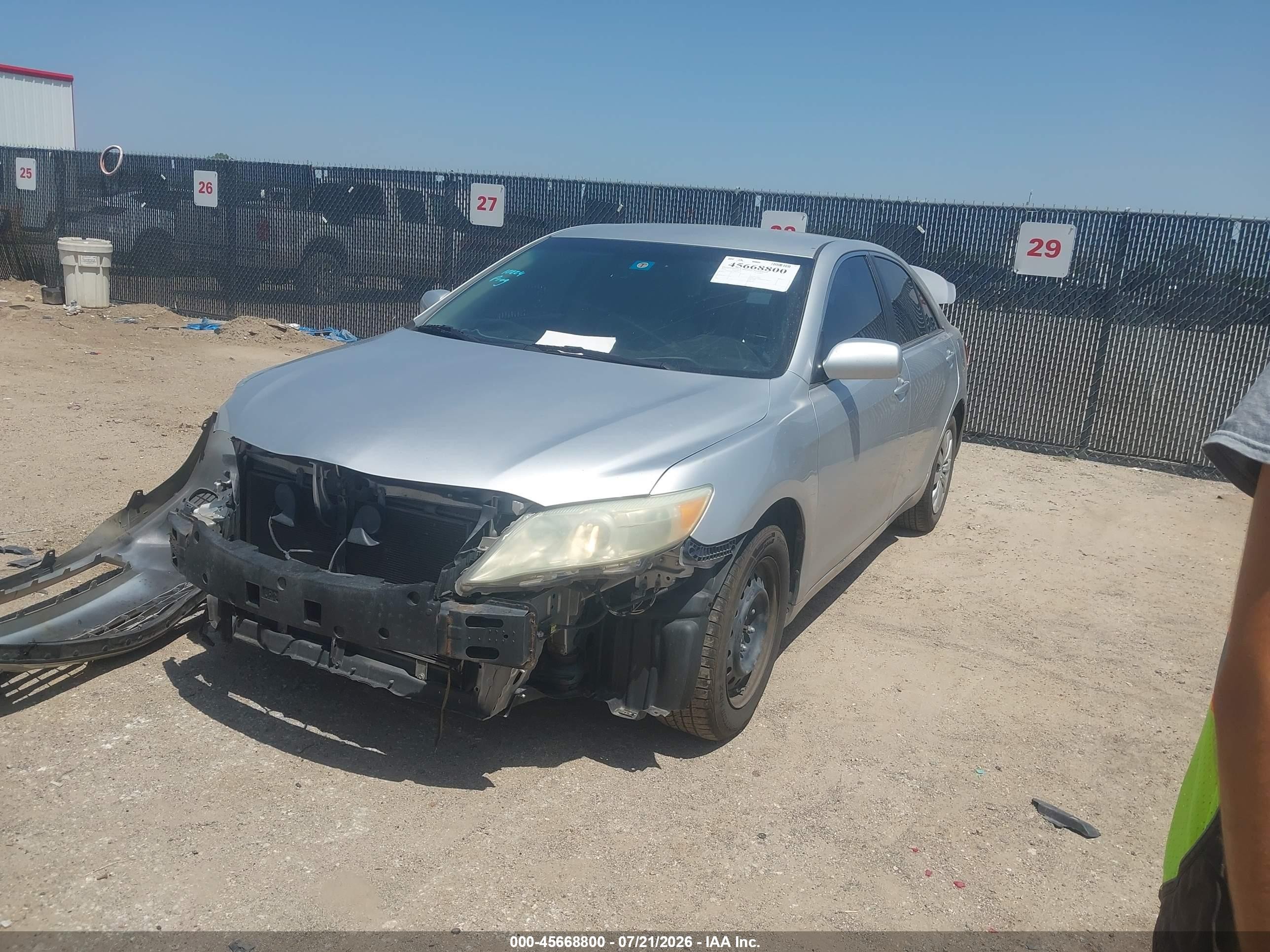 2010 Toyota Camry Le Silver vin: 4T4BF3EK0AR069222