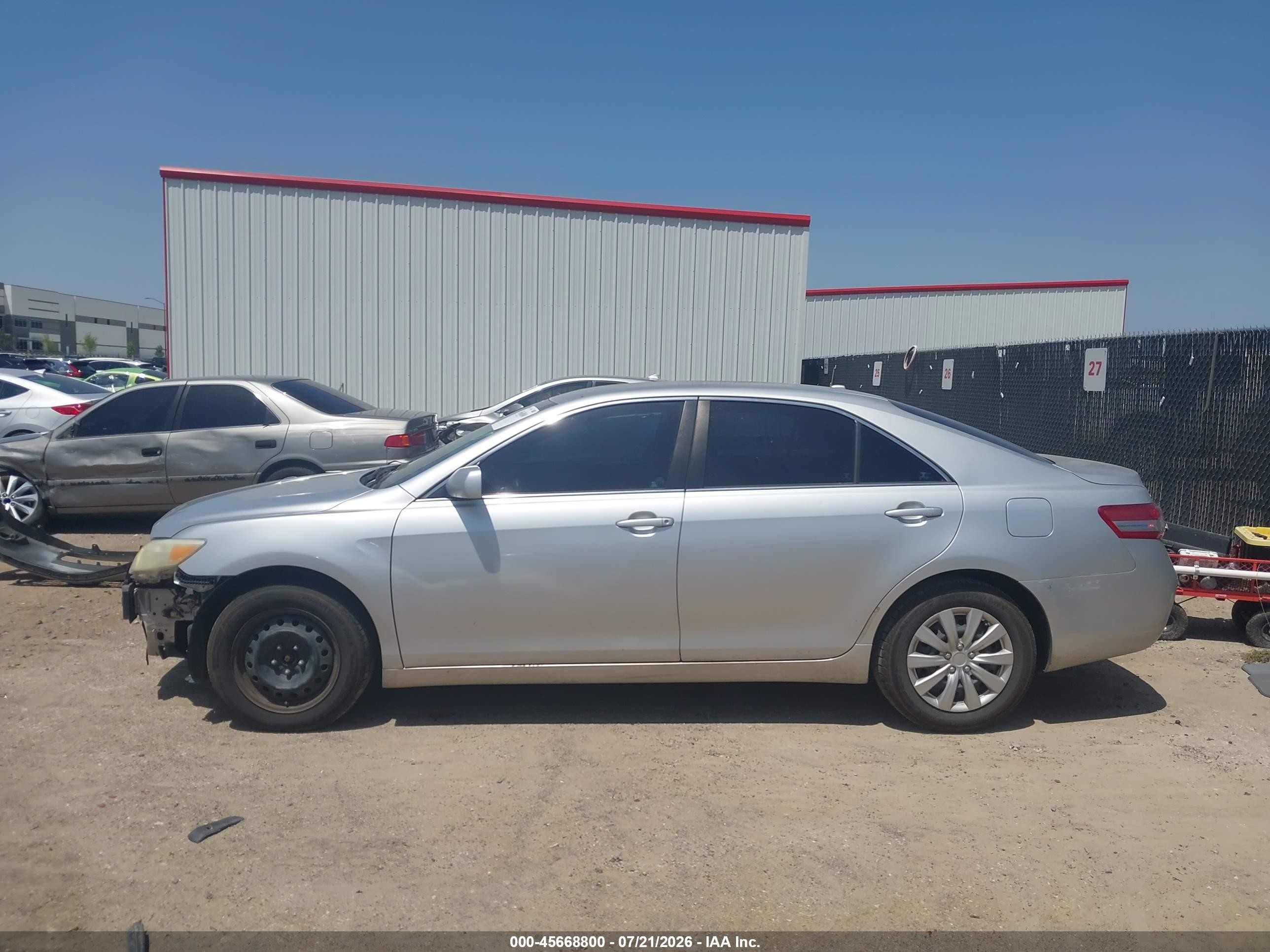 2010 Toyota Camry Le Silver vin: 4T4BF3EK0AR069222