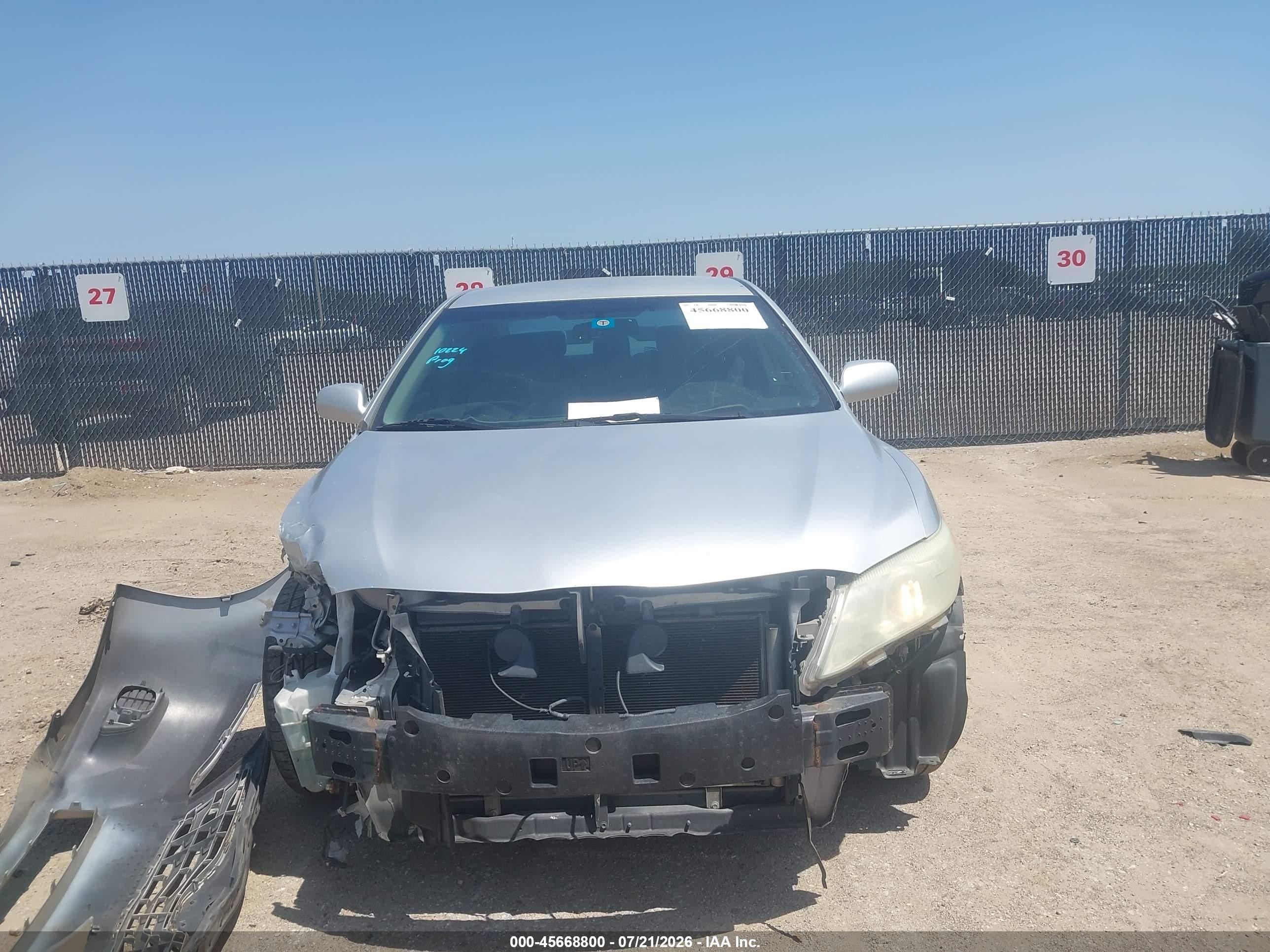 2010 Toyota Camry Le Silver vin: 4T4BF3EK0AR069222