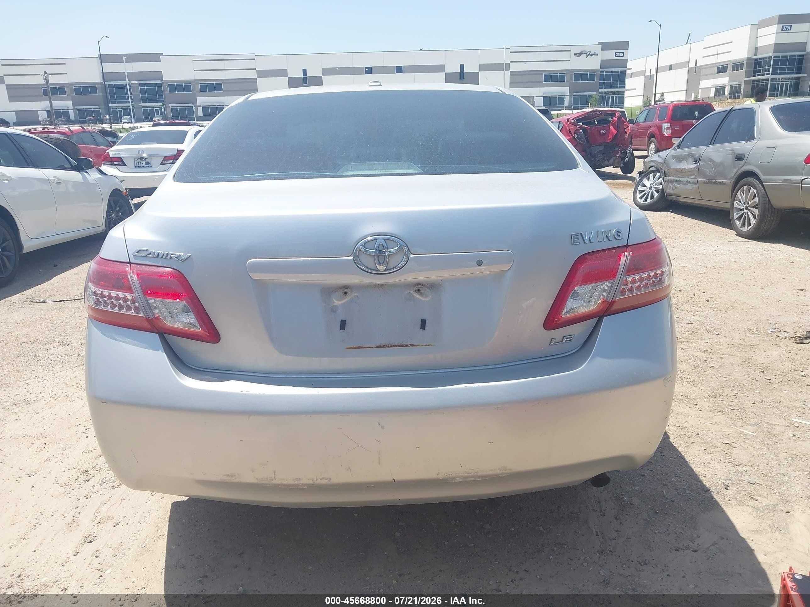 2010 Toyota Camry Le Silver vin: 4T4BF3EK0AR069222