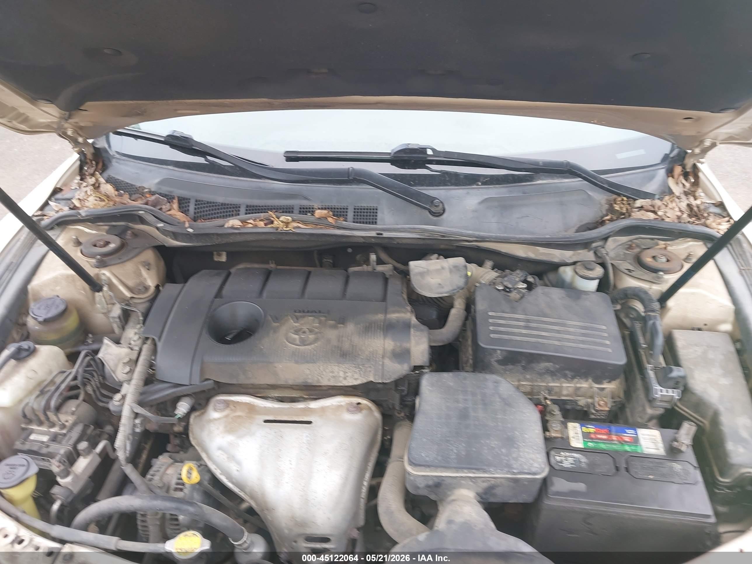 2010 Toyota Camry Le Gold vin: 4T4BF3EK0AR071214