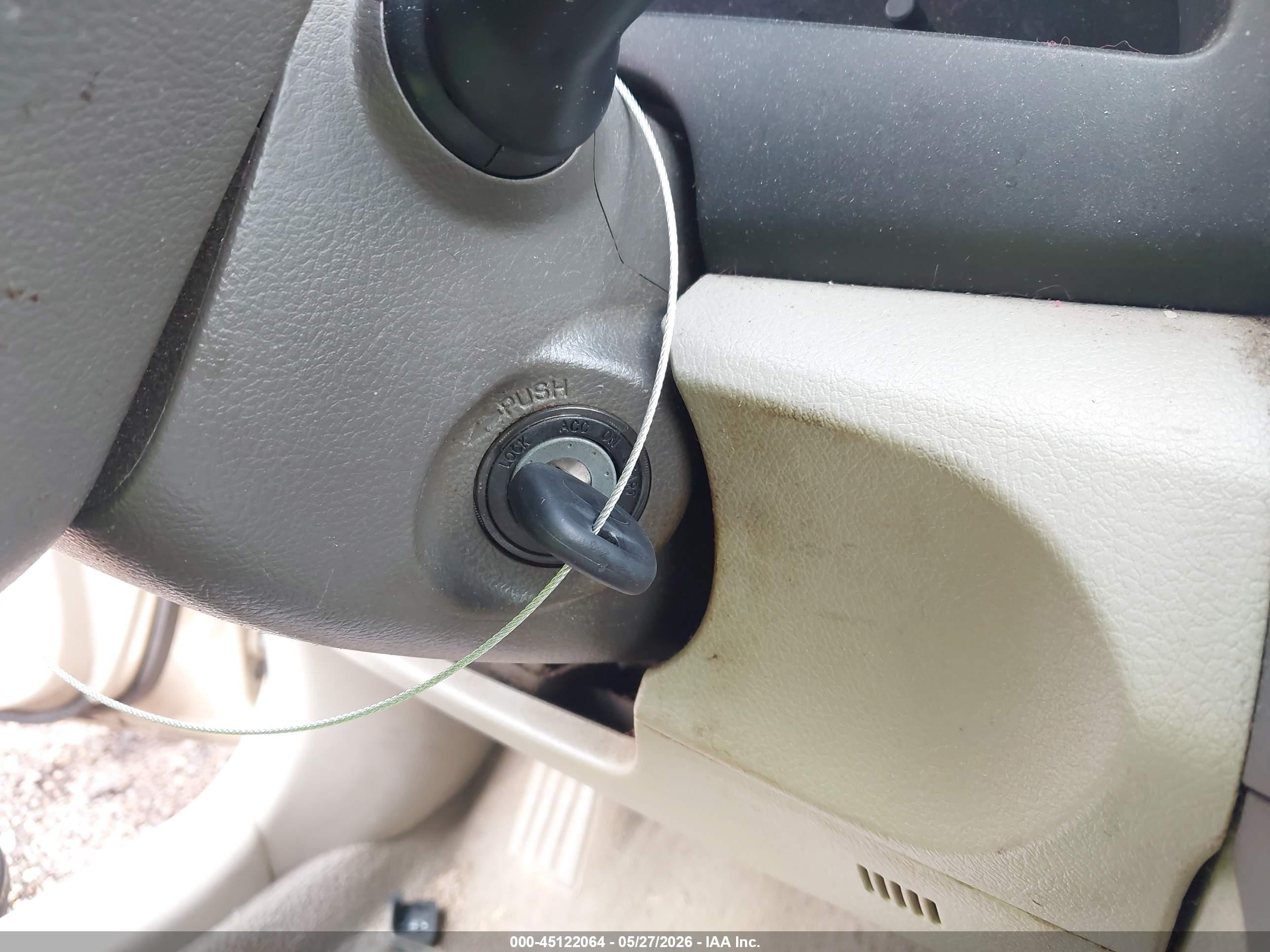 2010 Toyota Camry Le Gold vin: 4T4BF3EK0AR071214