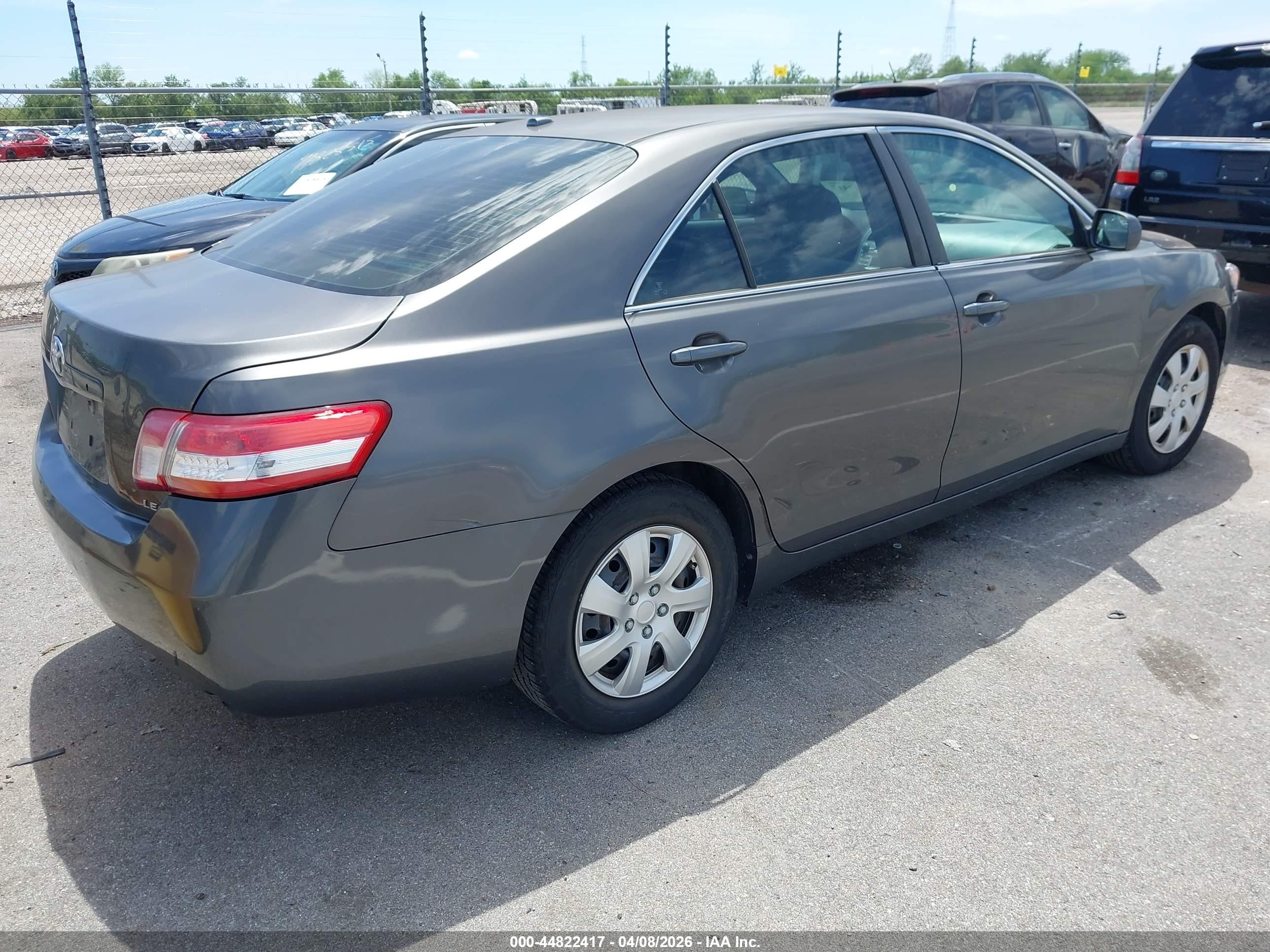 2010 Toyota Camry Le Gray vin: 4T4BF3EK0AR072282