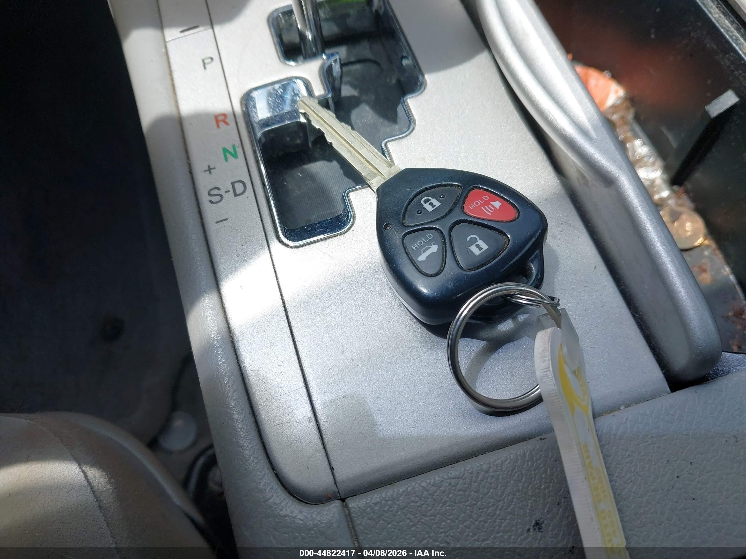 2010 Toyota Camry Le Gray vin: 4T4BF3EK0AR072282