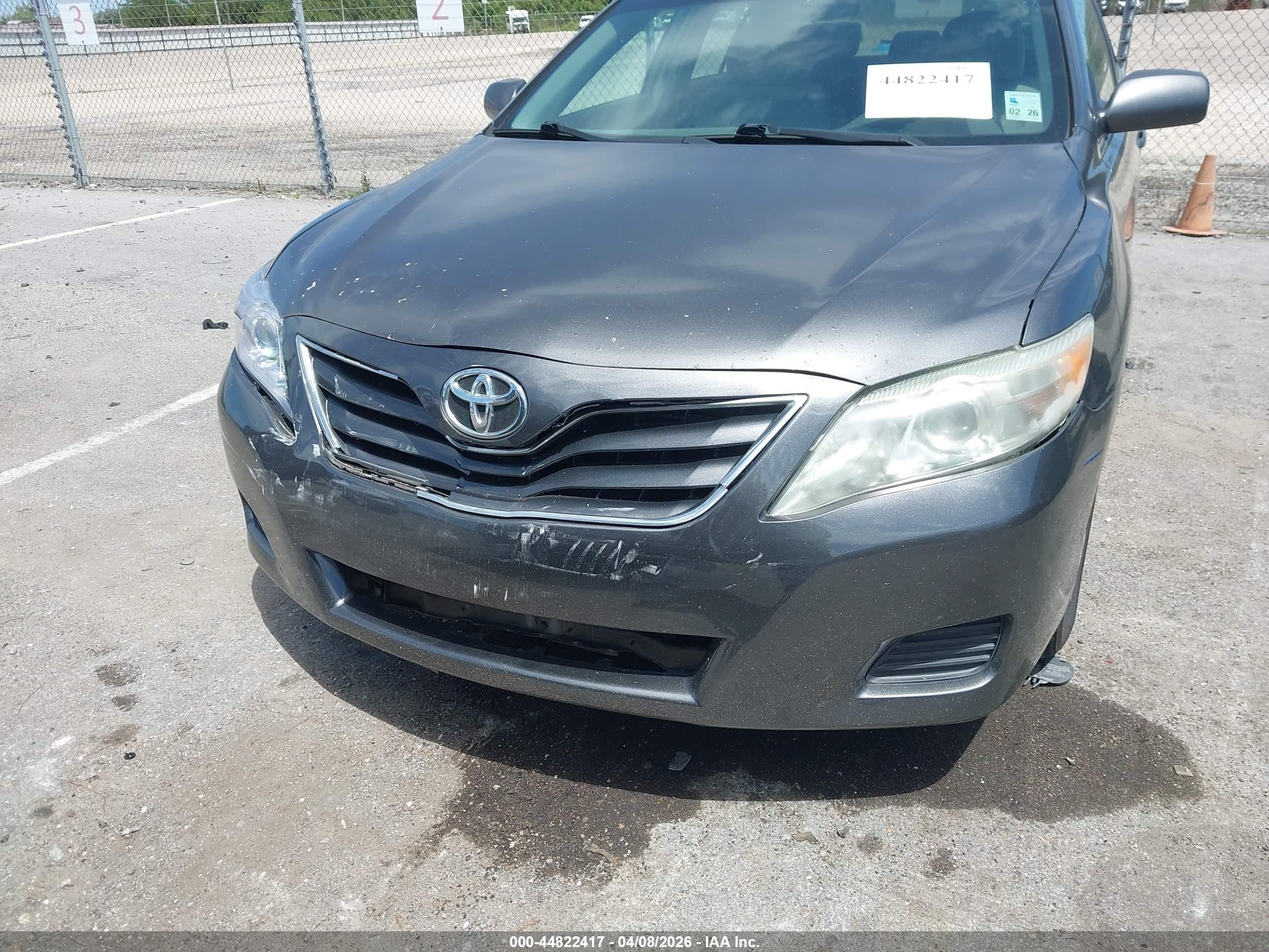 2010 Toyota Camry Le Gray vin: 4T4BF3EK0AR072282