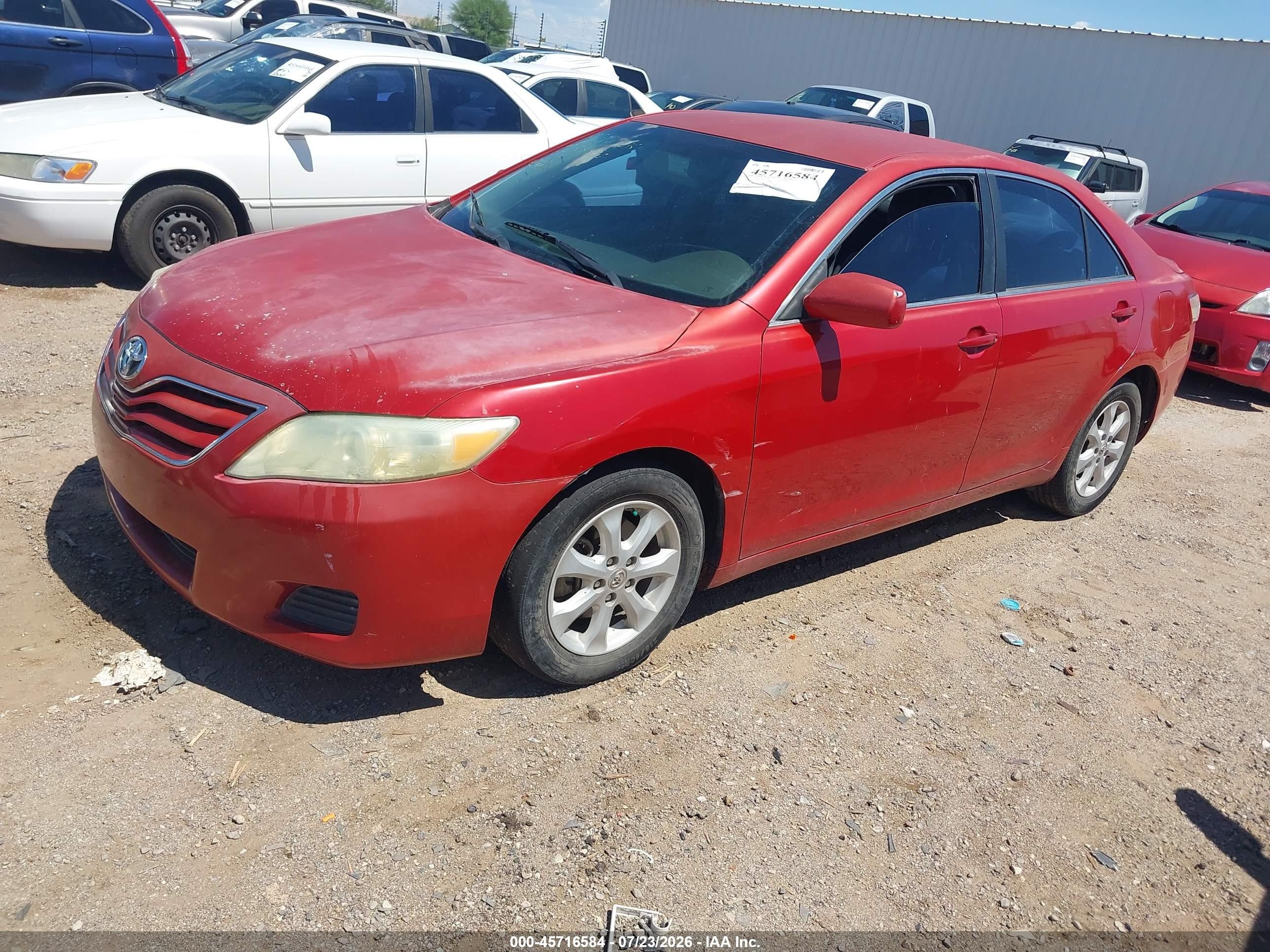 2010 Toyota Camry Le Красный vin: 4T4BF3EK0AR079295