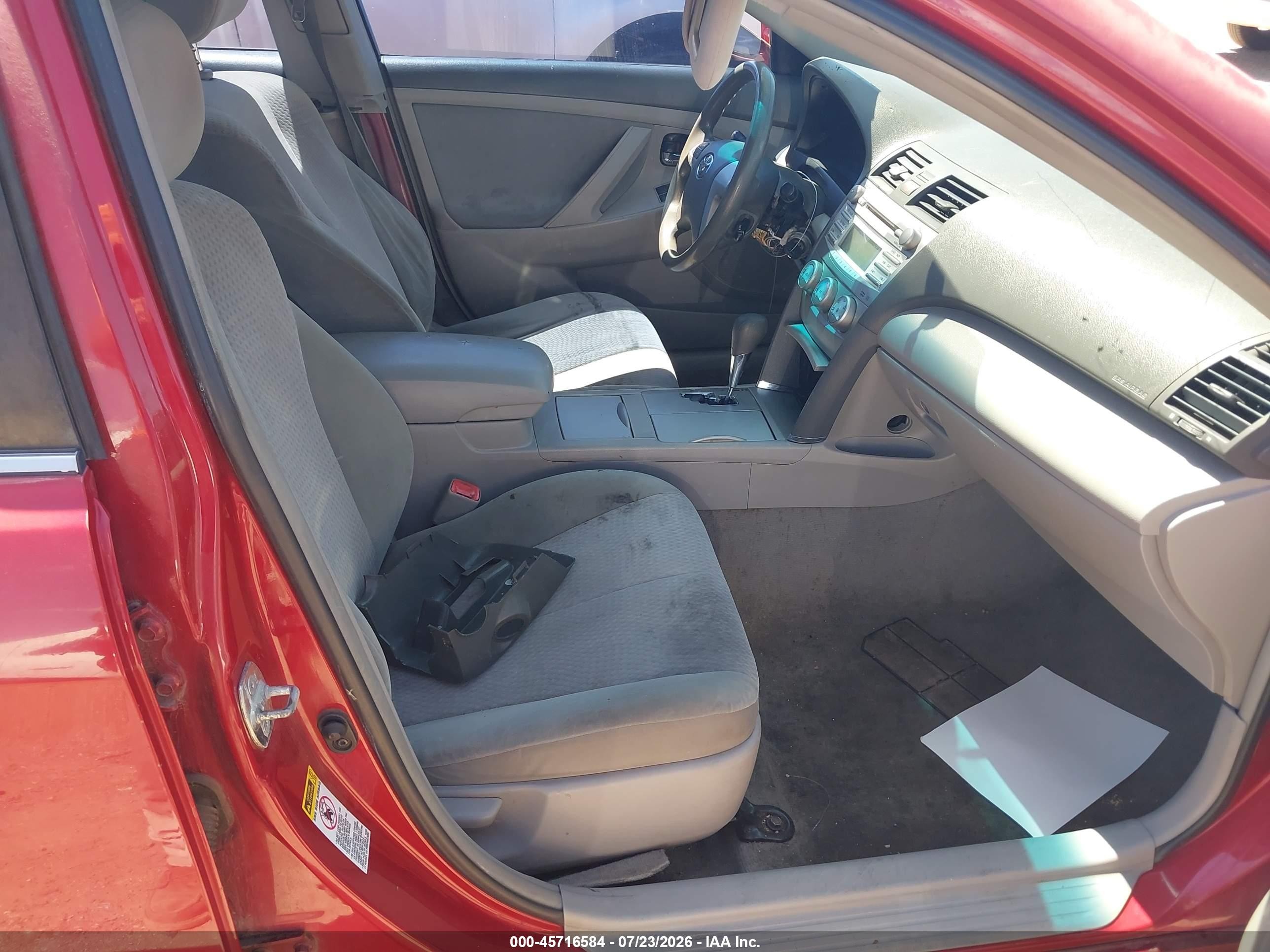 2010 Toyota Camry Le Красный vin: 4T4BF3EK0AR079295