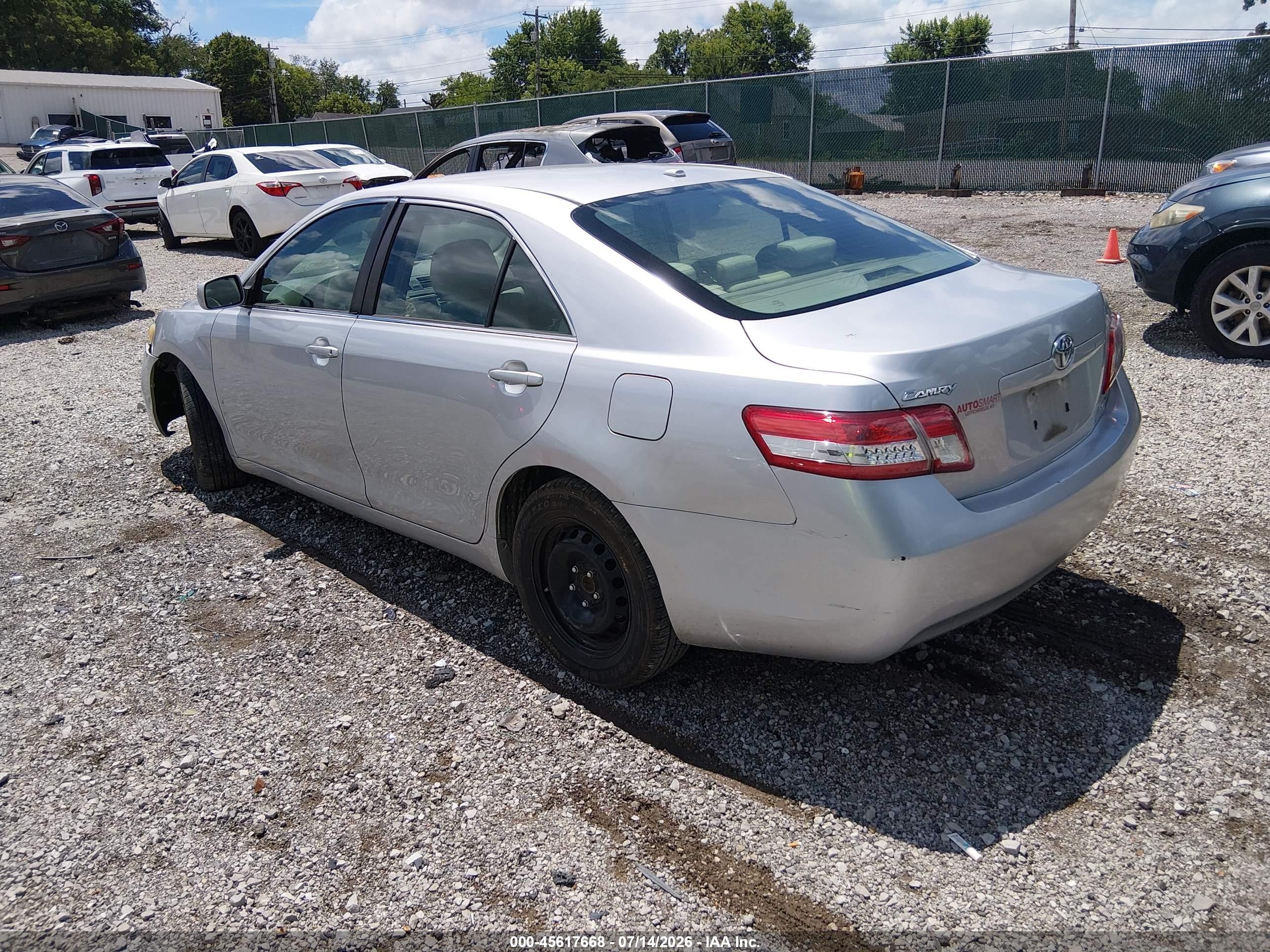 2010 Toyota Camry Le White vin: 4T4BF3EK0AR081001