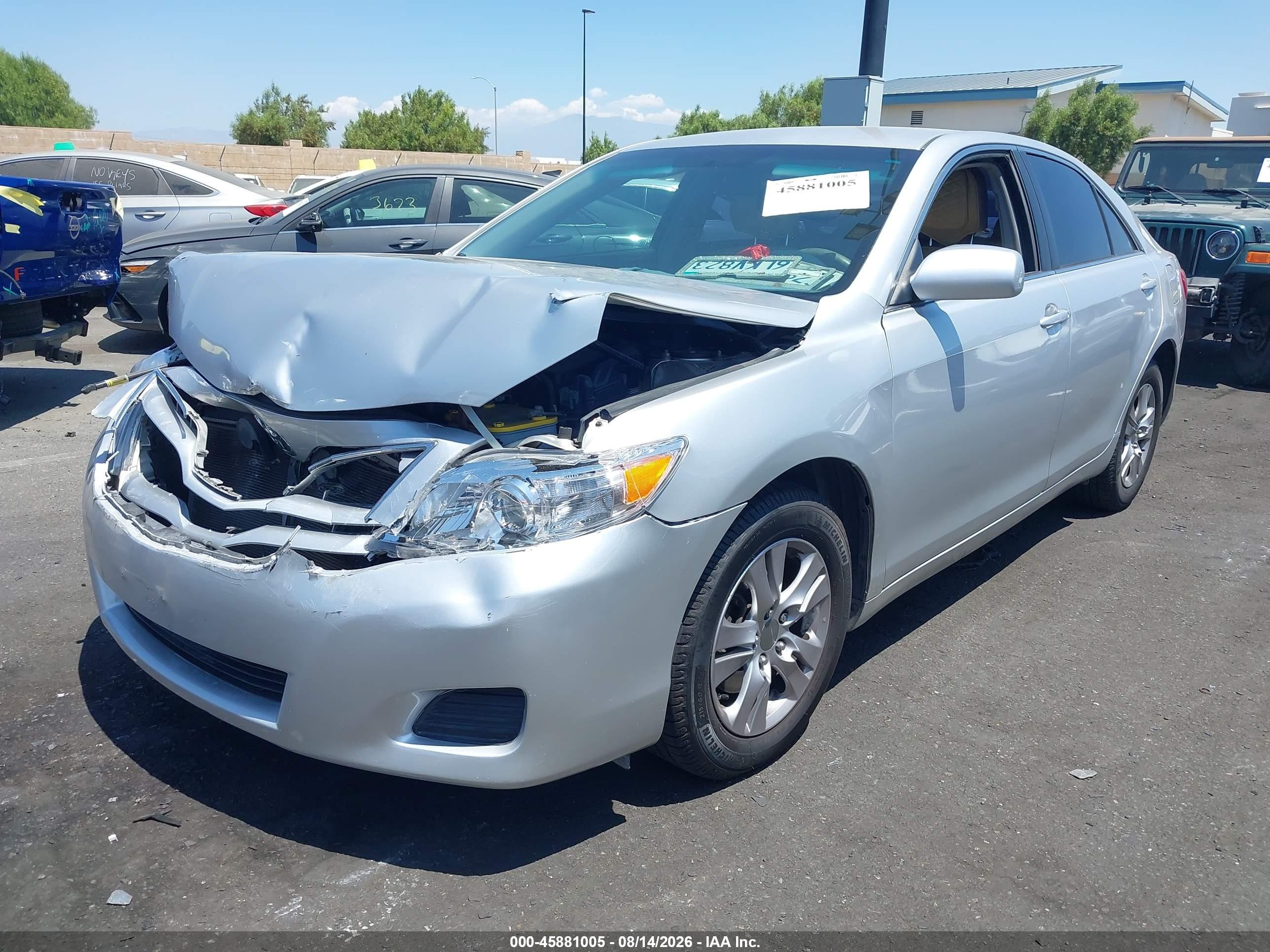 2010 Toyota Camry Le Silver vin: 4T4BF3EK0AR081824
