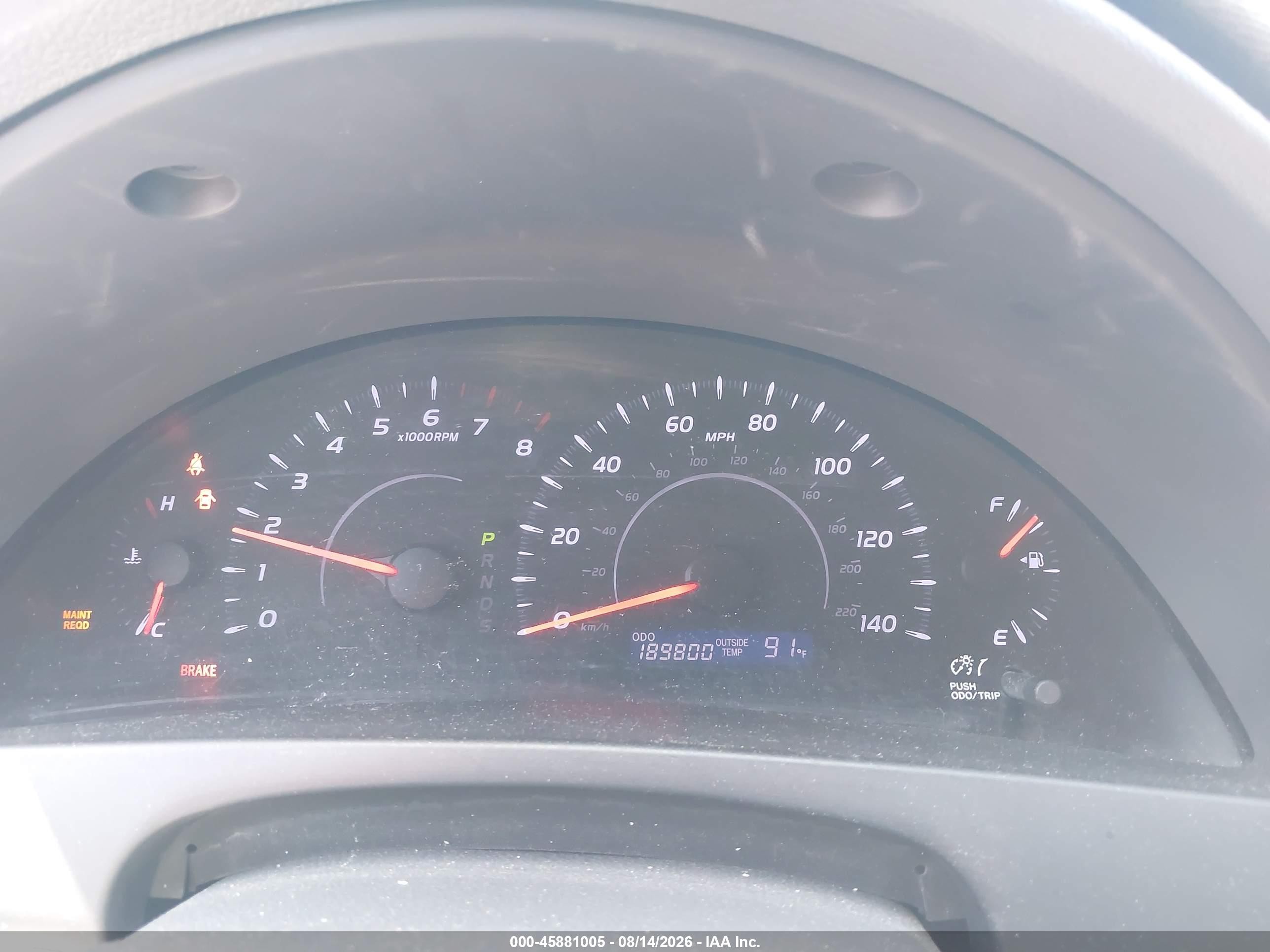 2010 Toyota Camry Le Silver vin: 4T4BF3EK0AR081824