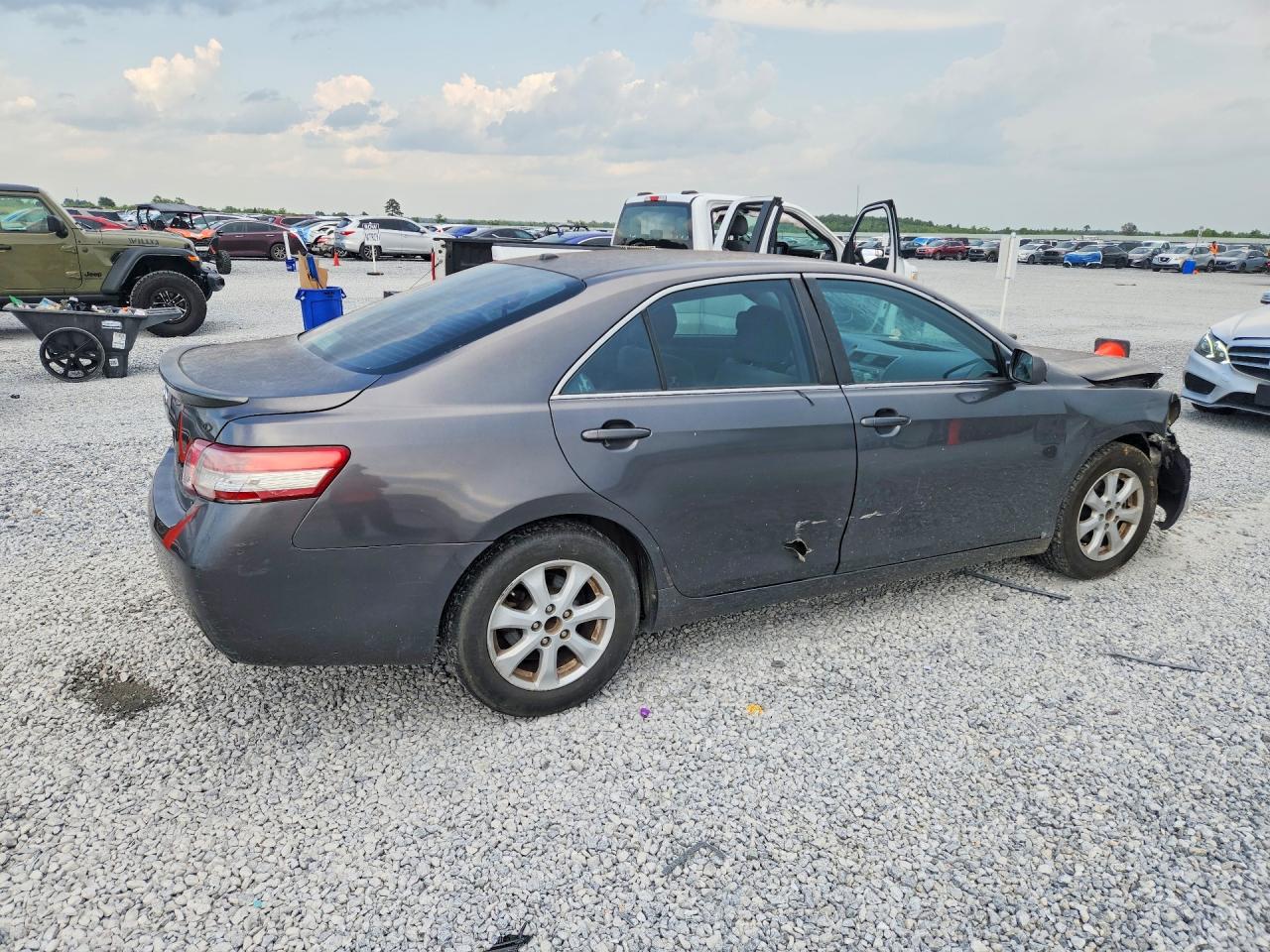 2011 Toyota Camry Le Gray vin: 4T4BF3EK0BR094381