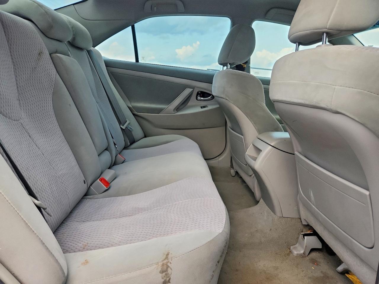 2011 Toyota Camry Le Gray vin: 4T4BF3EK0BR094381