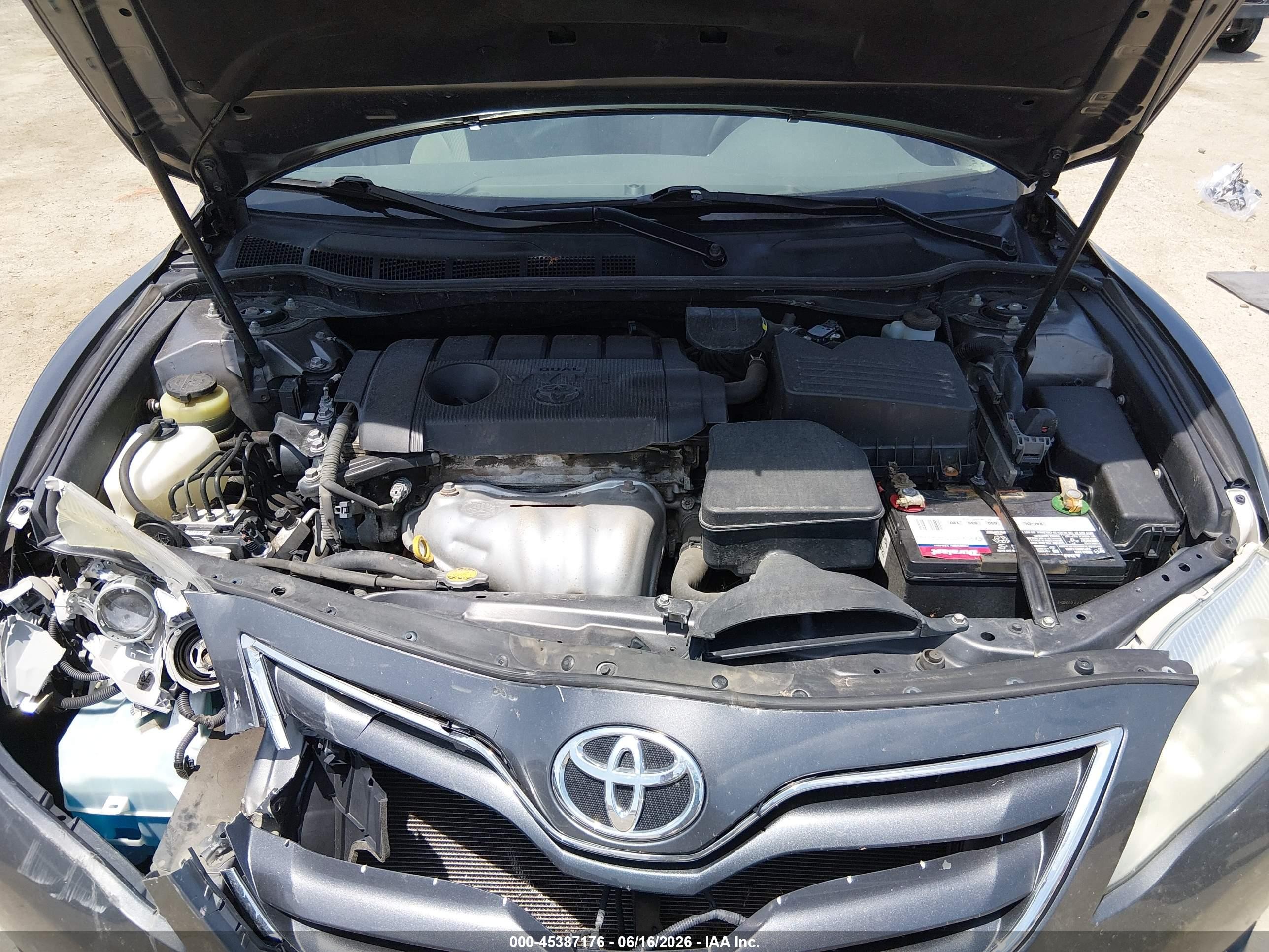 2011 Toyota Camry Le Серый vin: 4T4BF3EK0BR100213