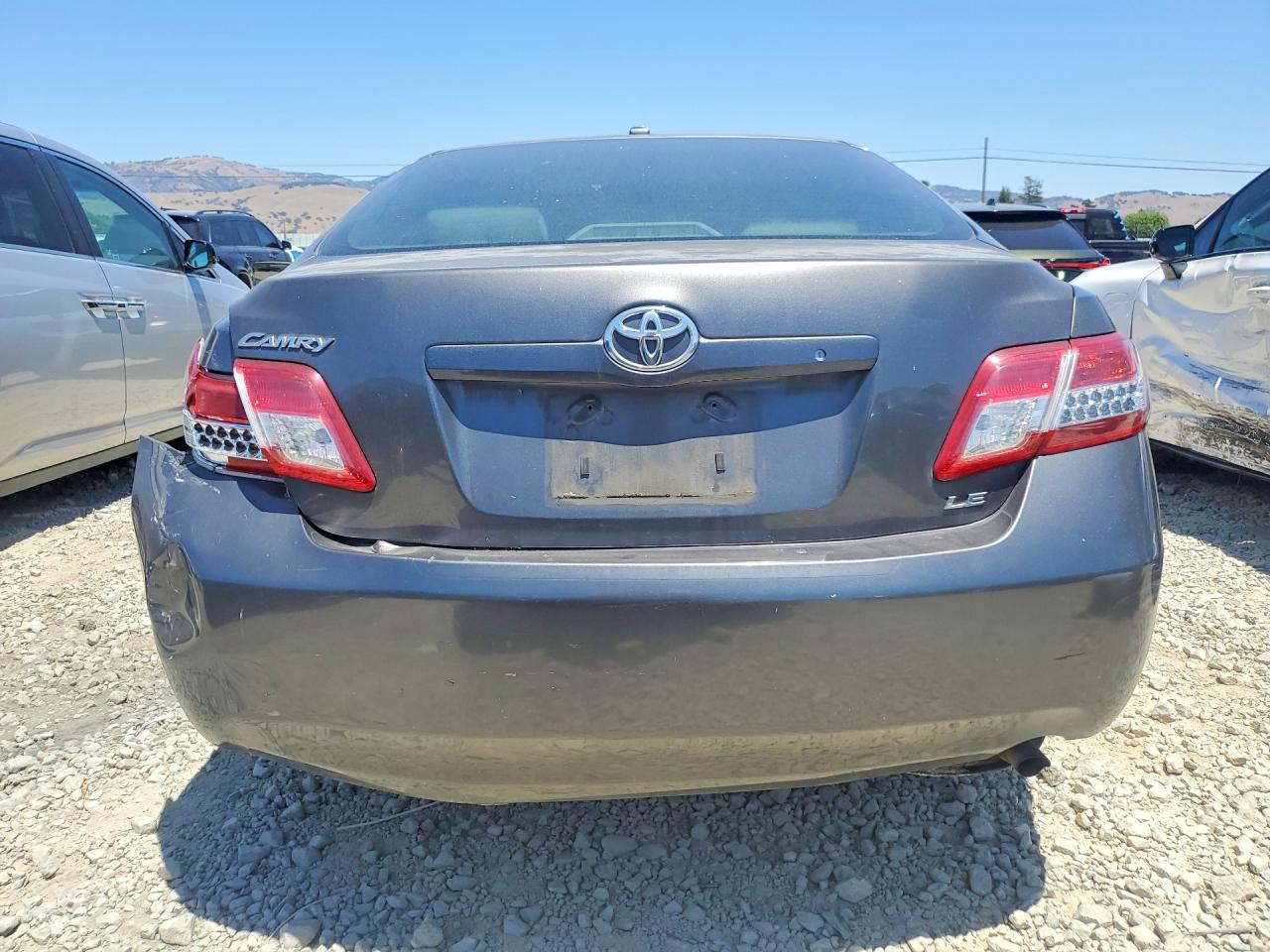 2011 Toyota Camry Le Gray vin: 4T4BF3EK0BR109705