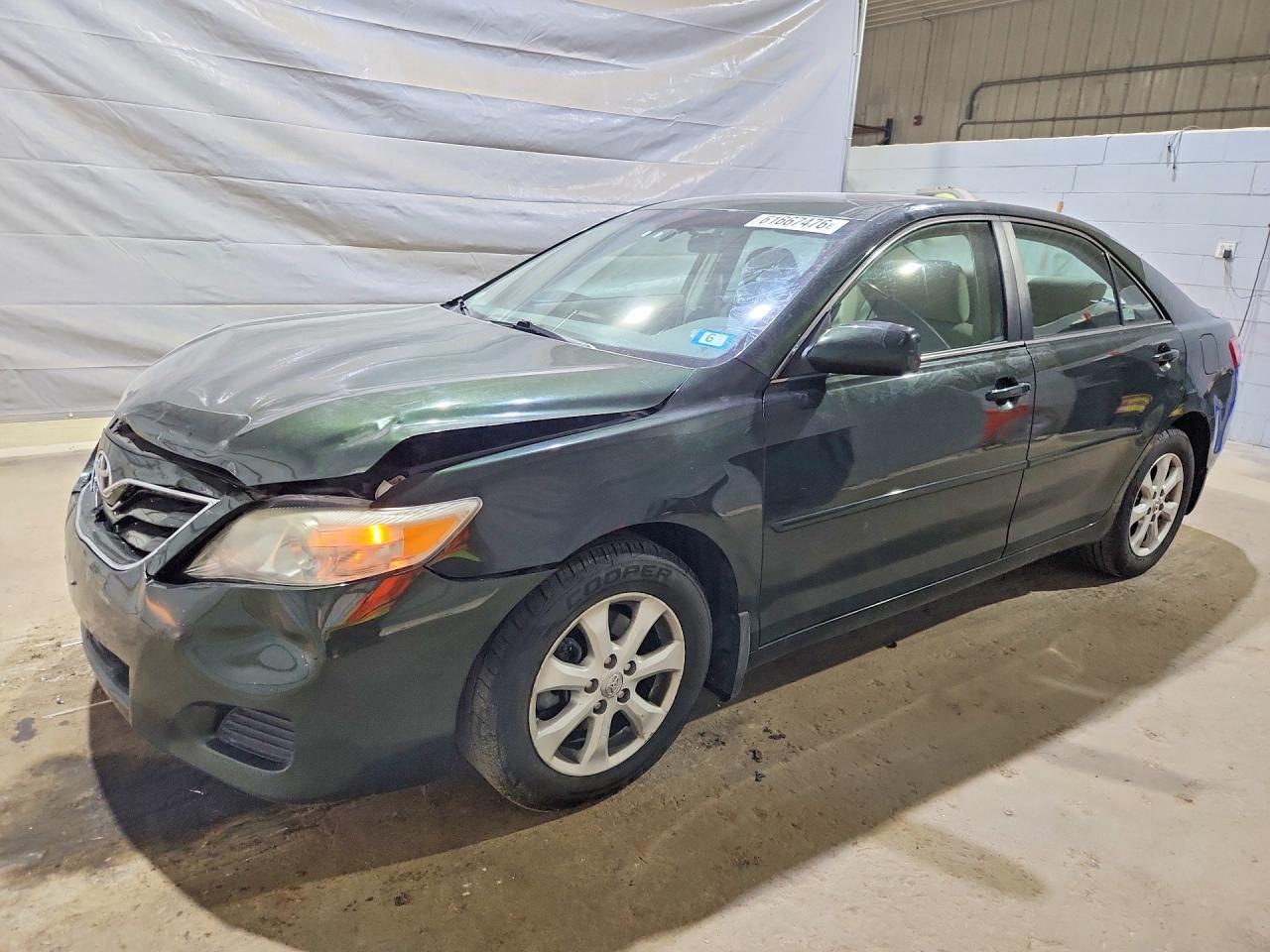 2011 Toyota Camry Le Green vin: 4T4BF3EK0BR116038
